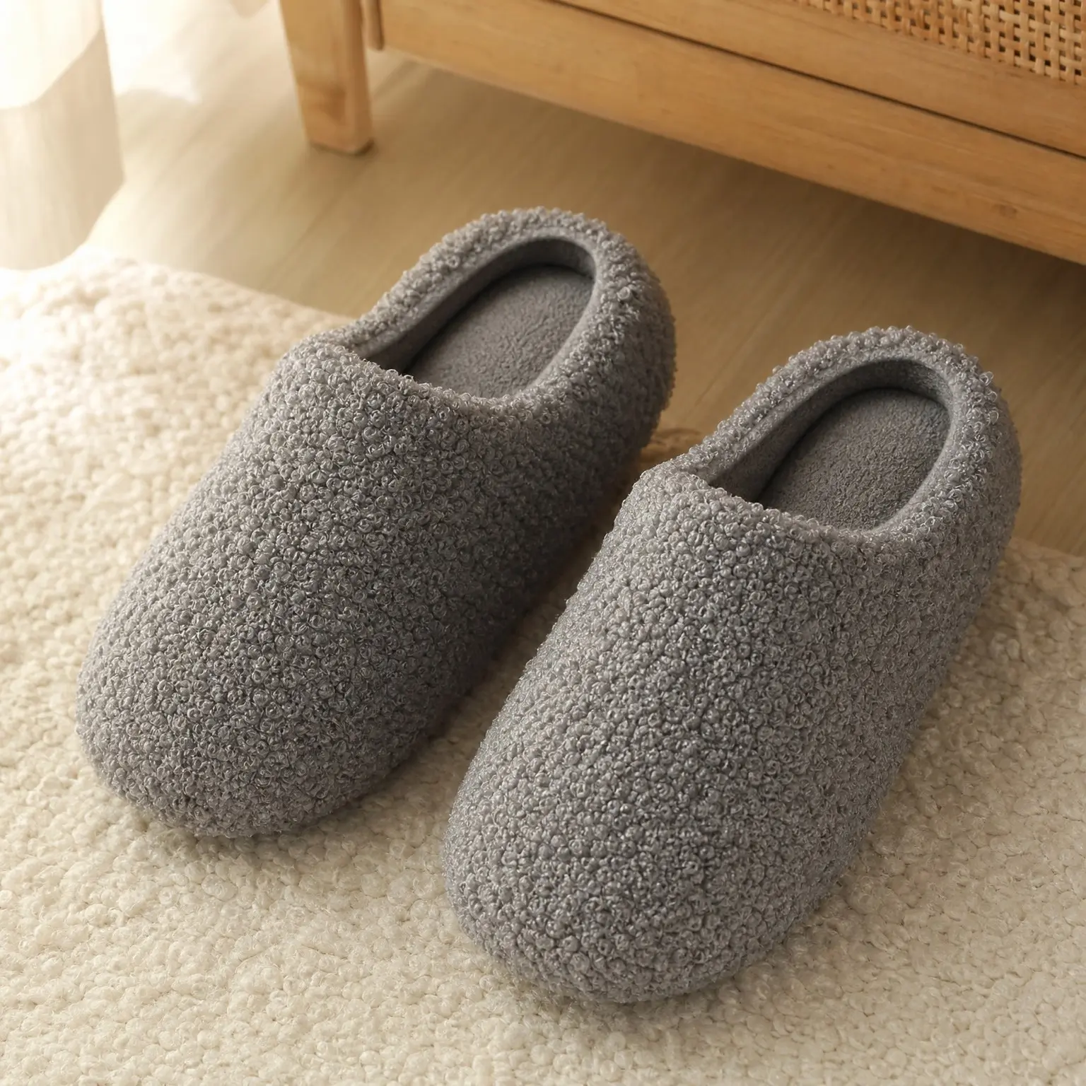 Women's Fuzzy Curly Fur Memory Foam Loafer Slippers with Fleece Lining, Non-Slip Indoor Outdoor House Shoes, Machine Washable Warm Lightweight