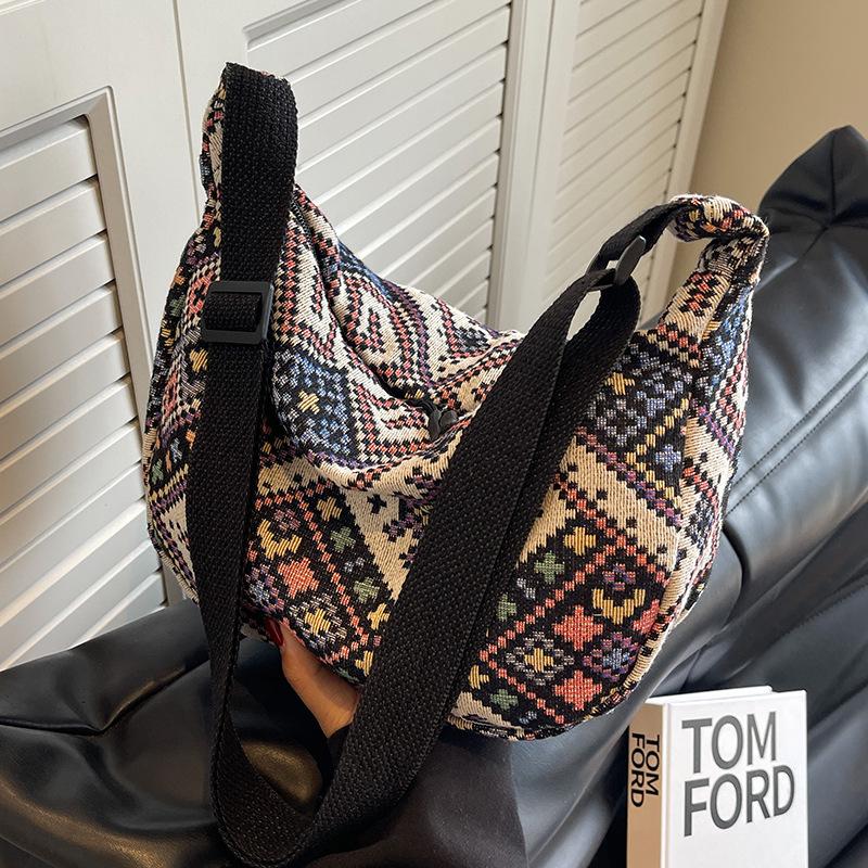 Large-capacity ethnic-style dumpling bag for women, 2026 new Korean version versatile crossbody bag, women's ins shoulder bag