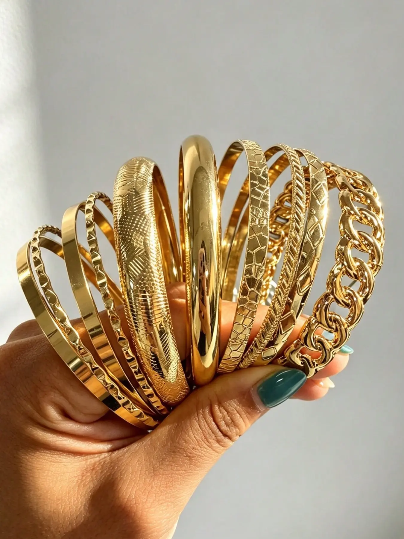 10pcs/Set Vintage Luxurious Old Money Style Wide Patterned Gold Bracelets Set, Suitable For Women's Daily Casual, Party, Gathering, Vacation, Layering, Gift