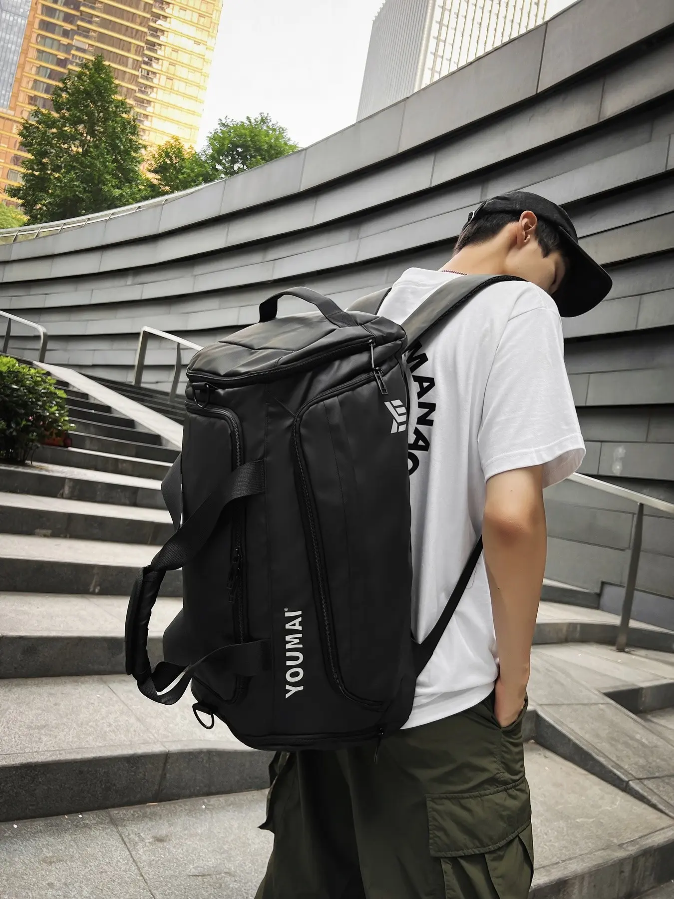 Travel Bag for Men and Women, Large Capacity Handheld Shoulder Crossbody Sports Fitness Bag, Lightweight Luggage Storage for Short Trips and Business Travel