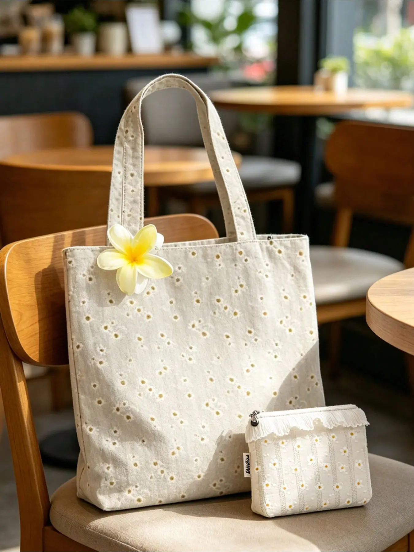 Beach Umbrella Print Large Capacity Canvas Shoulder Tote Bag, Waterproof Sandproof, Travel Beach Bag Set, Stylish and Practical