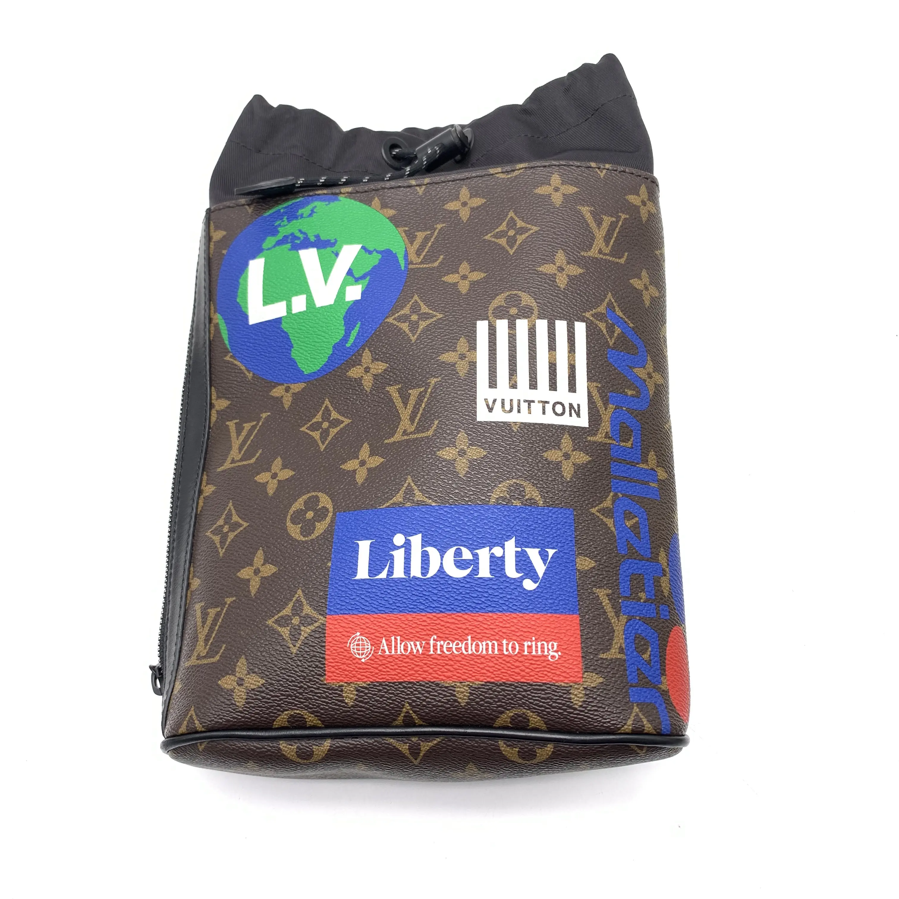 Pre-owned Men's LV Brown Monogram Bucket Crossbody Handbags, Item No. 10020394 (Pre Loved Shoulder Bag)