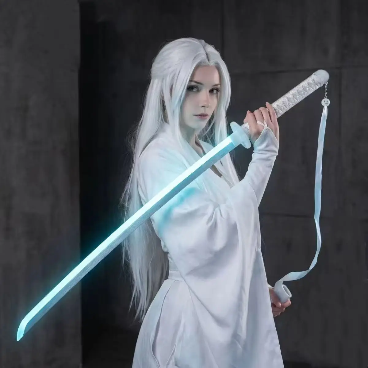 LED Luminous Wooden Katana Prop Kit - 40.94in/104cm, White Wrapped Handle, Light Blue Ribbon, Fully Blunt, Anime Cosplay, Desktop Collection Display, Holiday Fan Gift