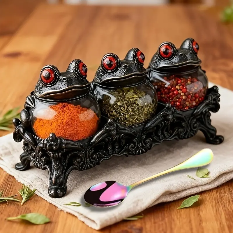 Set of 3 Gothic-Inspired Witch Frog Spice Jars with Engraved Bases (Including a Spoon), Vintage Handcrafted Pharmacist Jars Featuring Frog Lids, Perfect for Dark-Themed Kitchen Storage of Spices And Herbs, Spices Containers, for Halloween