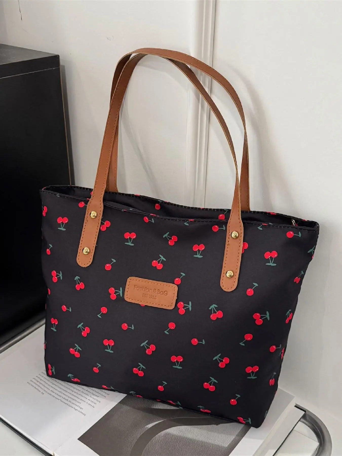 Cherry Print Women's Tote Bag, Fashionable Patterned Daily Commuter Bag, Casual Large Capacity Crossbody Bag, Lightweight Shopping Bag for Daily Use, Commute & Travel