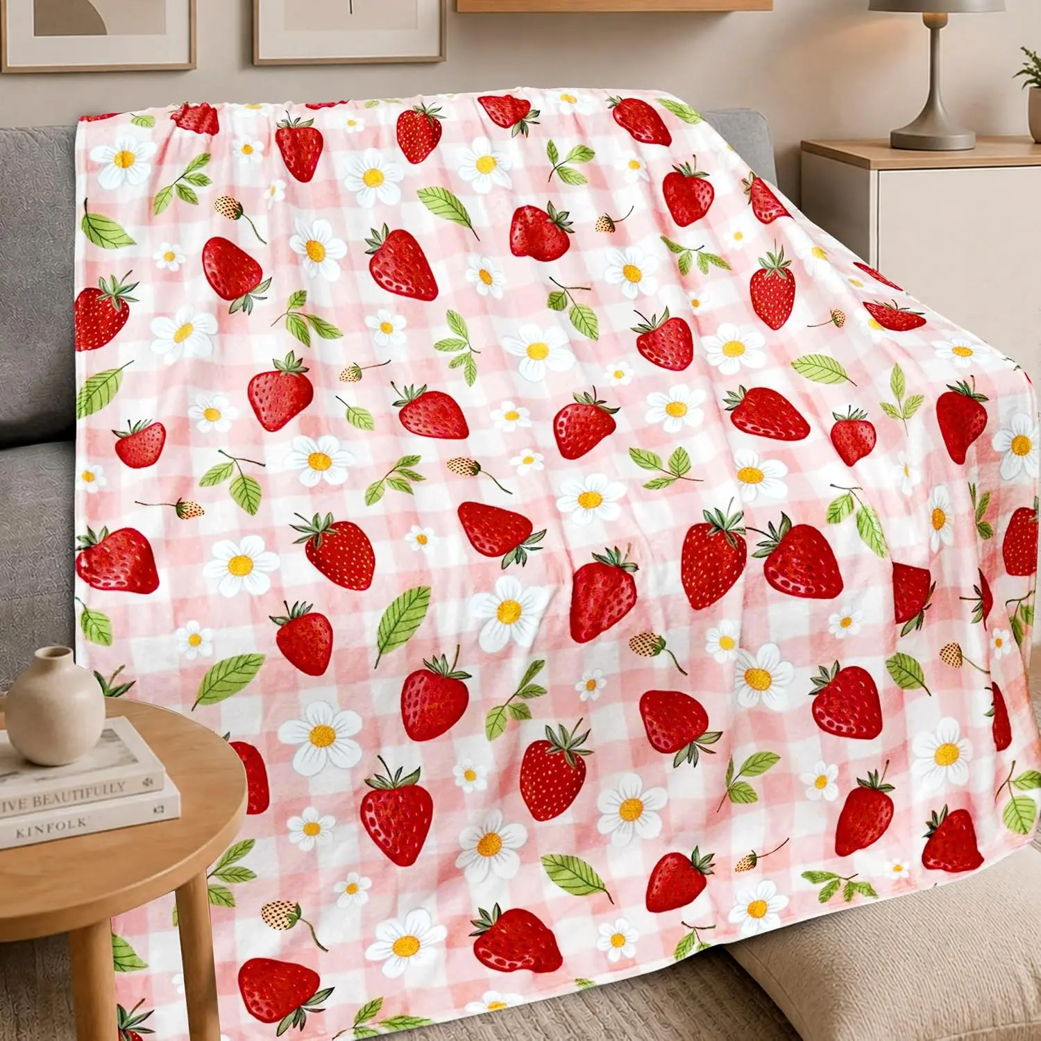 Strawberry Blanket Soft Cozy Lightweight Strawberry Gifts for Women Adults, Throw Blanket for Couch Sofa Bed Living Room Home Decor 50x60 inch