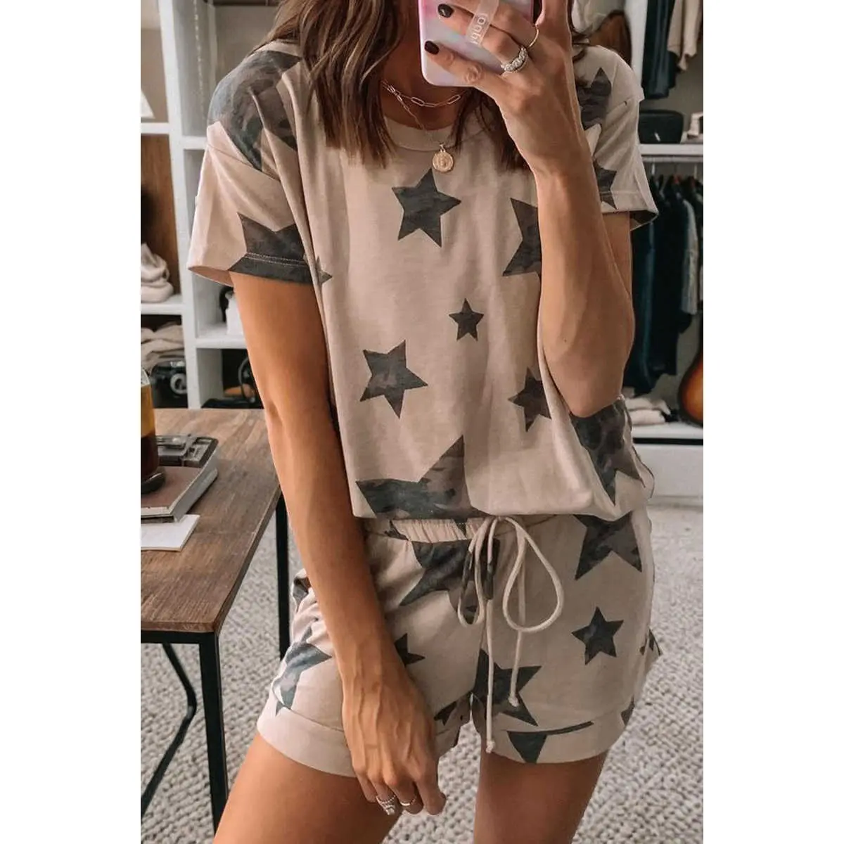 Women's 2-Piece Breathable Pajama Set - Womenswear Casual Camouflage Star Print Loungewear, Soft Polyester Short Sleeve Top and Shorts Nightwear