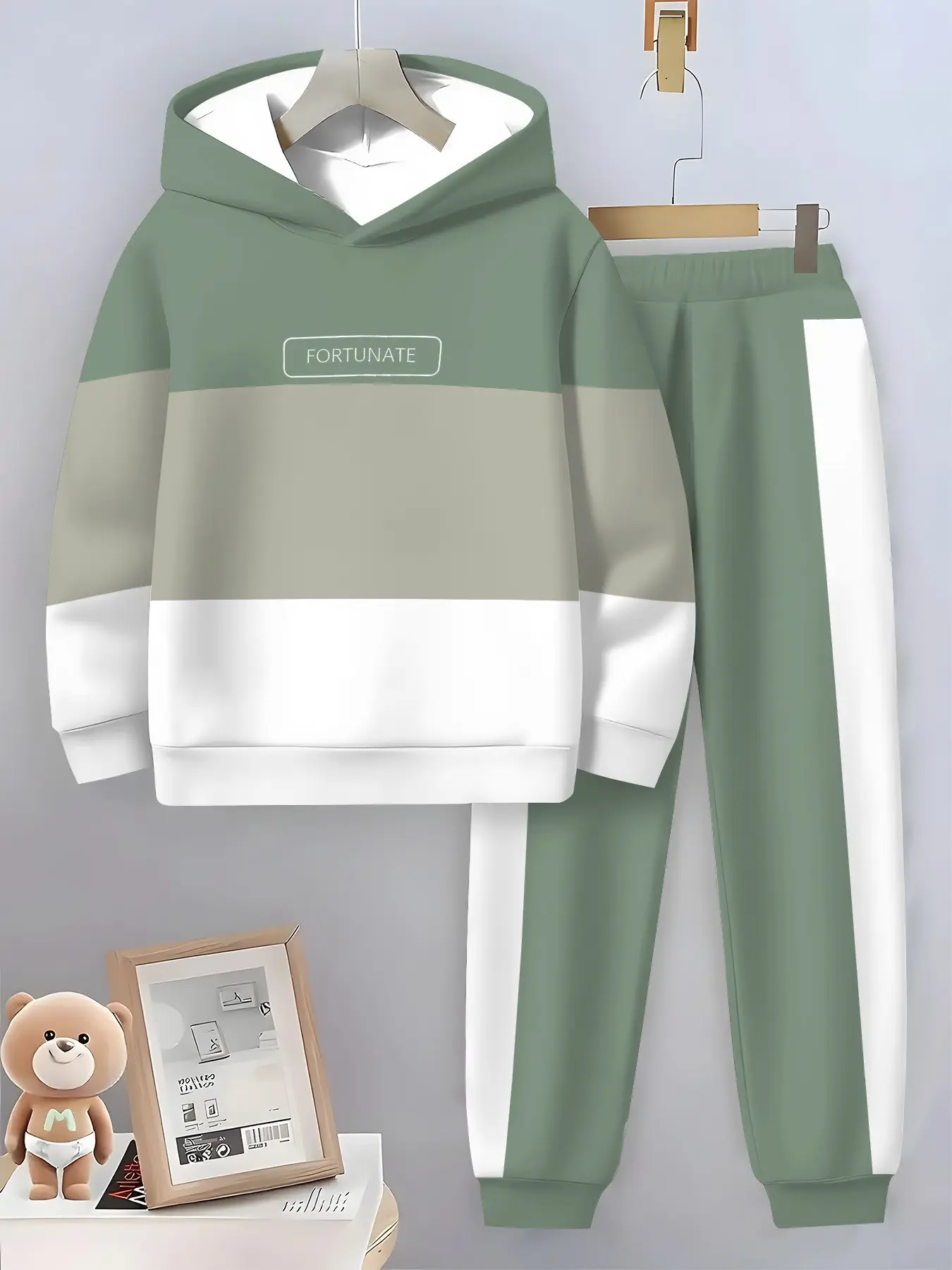 Boys' Colorblock Hoodie Set, Kids Letter Print Long Sleeve and Pants Two-Piece Set, Casual Sportswear for Fall & Winter, Matching Set