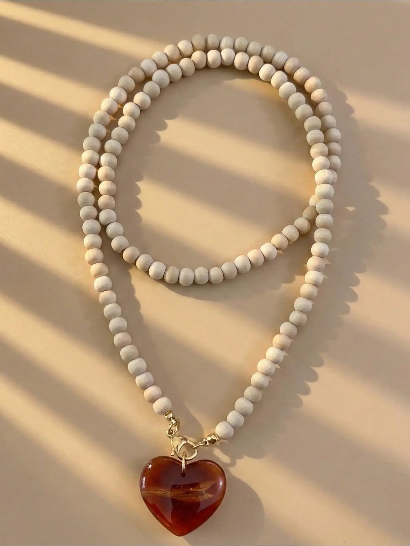 1 Piece Wood Beaded Necklace For Women, Handmade Long Necklace, Amber Color Heart Charm Necklace, Vintage Boho Fashion Aesthetic Jewelry, Valentines Day Gift For Girlfriend Mom Best Friend, Necklets
