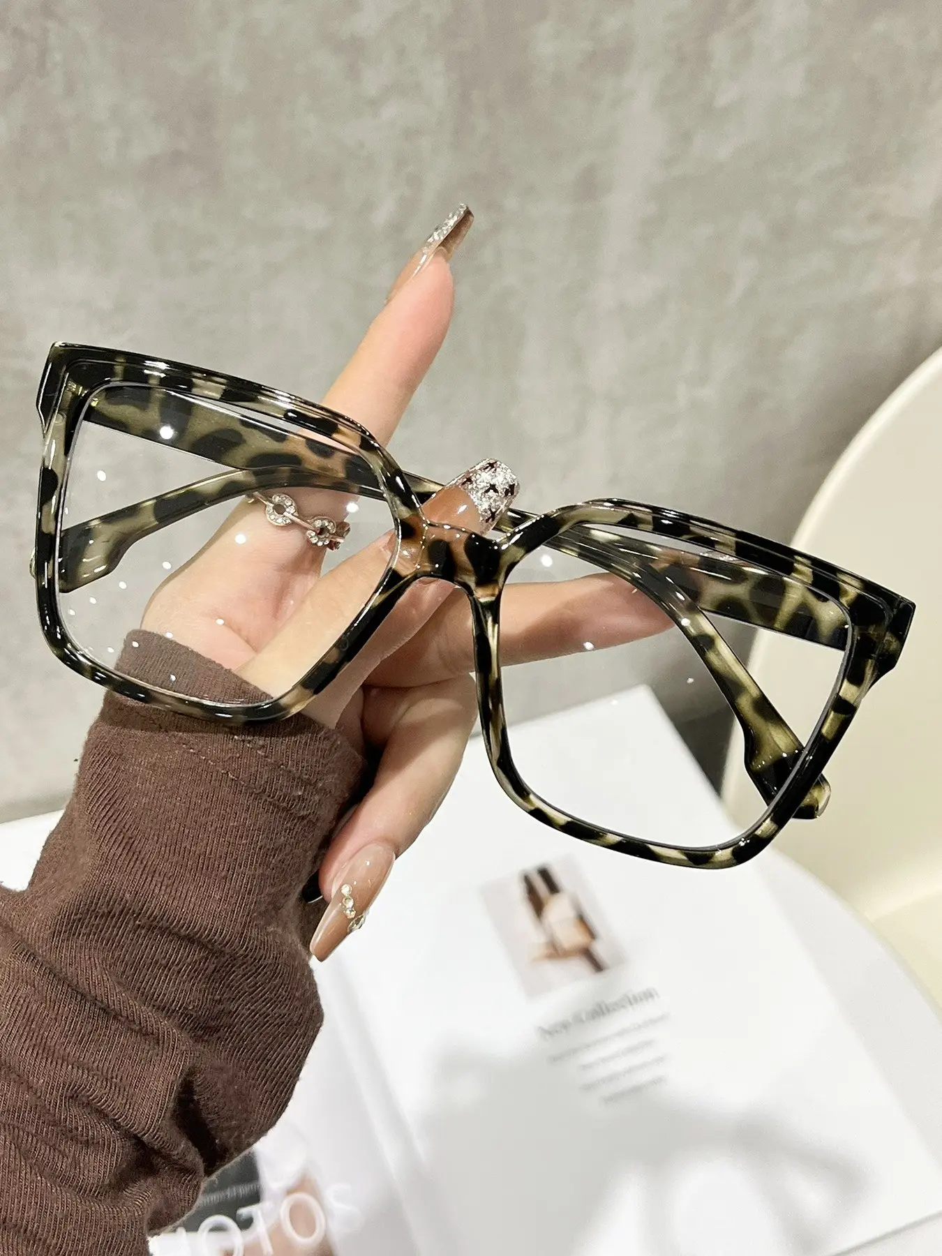 Unisex Fashionable Retro Square Frame Glasses, High-End Street Style Eyewear, Perfect for Daily Wear and Photography, Trendy Accessory, Stylish Eyewear, Square Frame Eyeglasses, Eyeglasses Frames