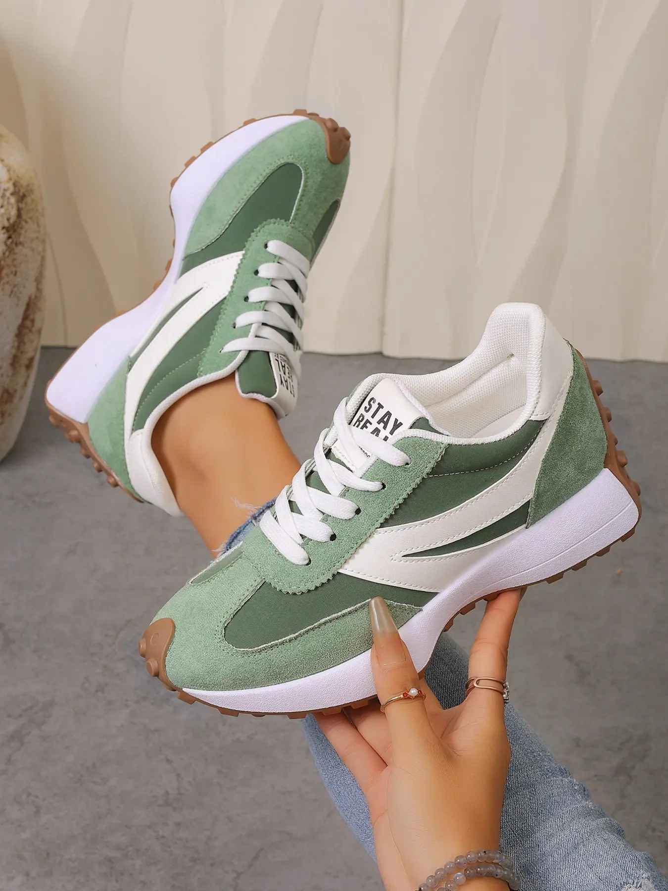 Women's Fashion Sports Shoes, Trendy Platform Sneakers, Comfortable and Stylish Athletic Footwear, Perfect for Daily Wear