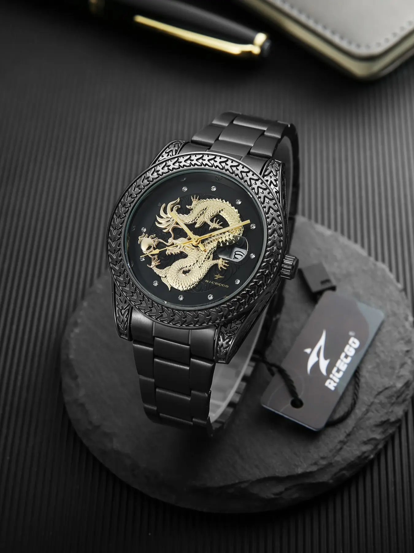 Men's quartz watch with three-dimensional golden dragon relief dial inlaid dial design, quartz watch, stable timekeeping quartz watch, Business Quartz Wristwatch