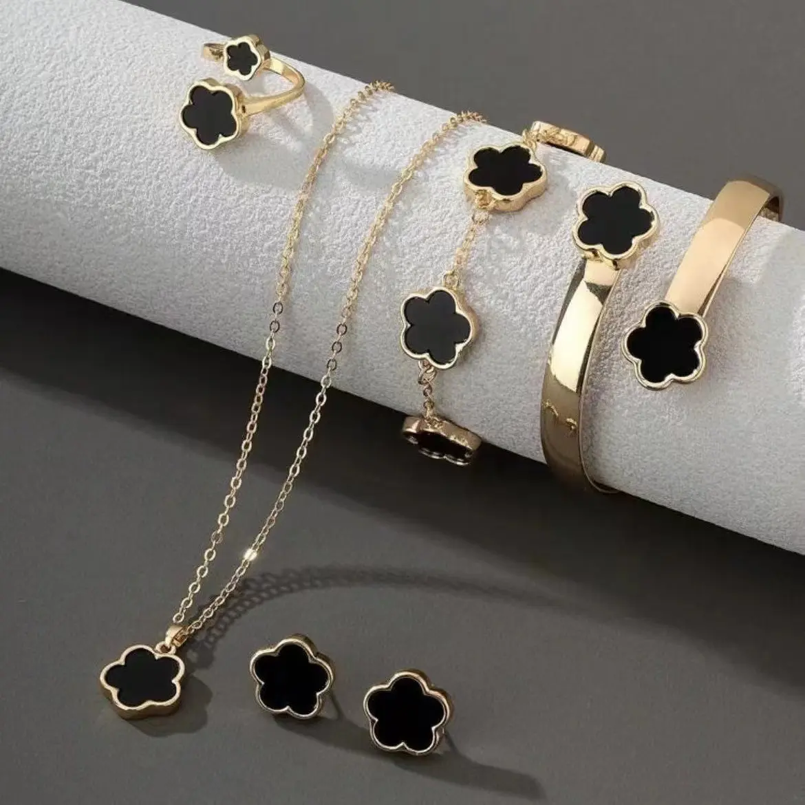 Mother's Day Gift Flower Design Charm Jewelry Set, Fashionable Birthday Gift for Women, Elegant Floral Accessories for Party, Daily Wear & Gift, Matching Jewelry Set, Jewellery Gift Set, Including Earrings, Necklace, Bracelet & Earrings & Bangle & Ring