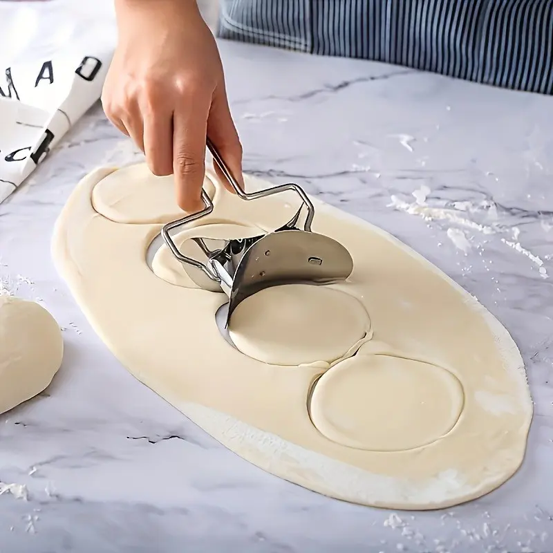 Stainless Steel Dumpling Cutter Roller, Dough Roller, Round Roller Cutter, Ravioli Cutter, Manual Rolling Cutter, Kitchen Essential, Kitchen Tool
