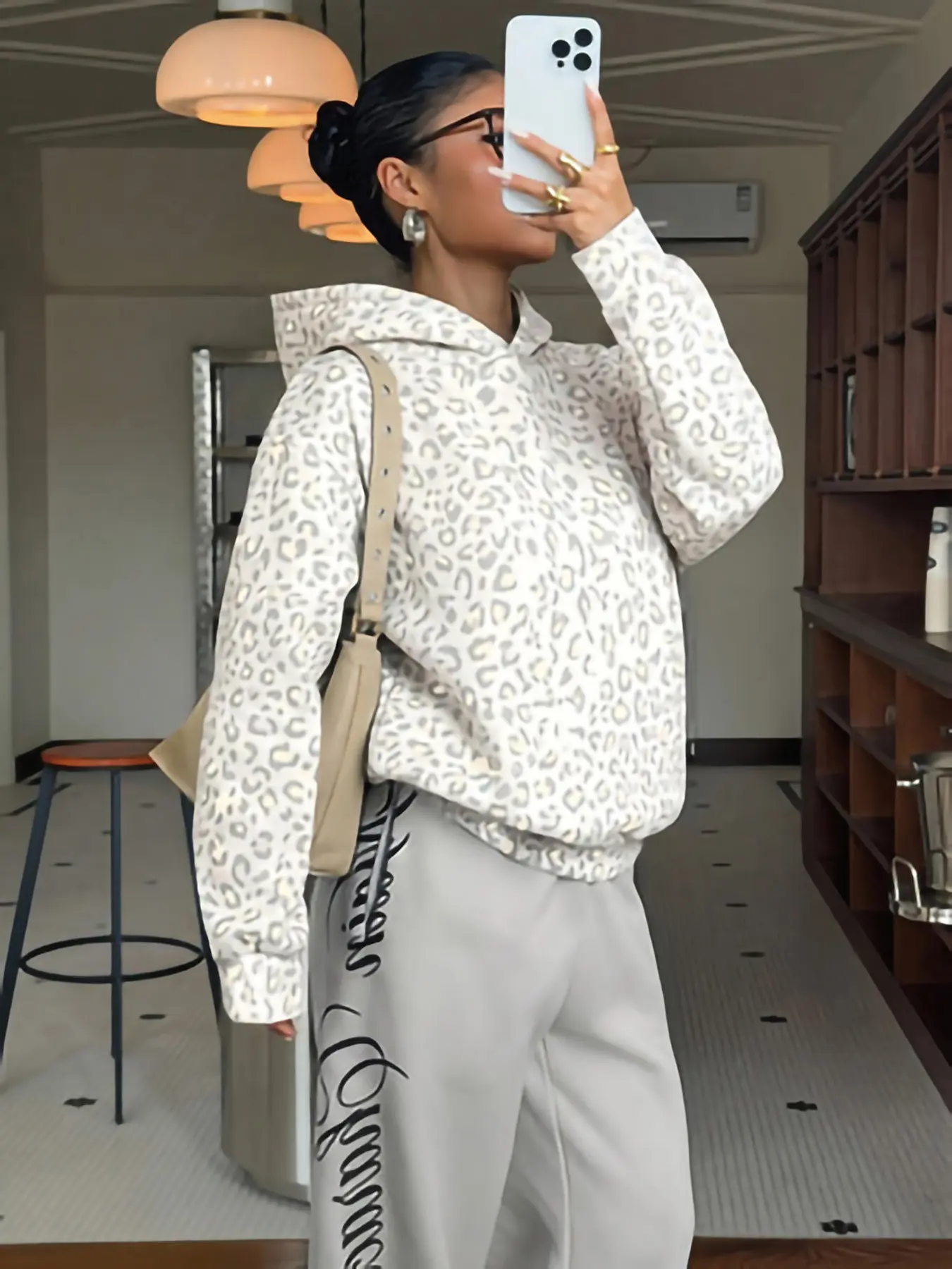 Light Leopard Print Hoodie for Women, Casual Long Sleeve Fitted Top, Geometric Pattern, Spring & Fall Fashion