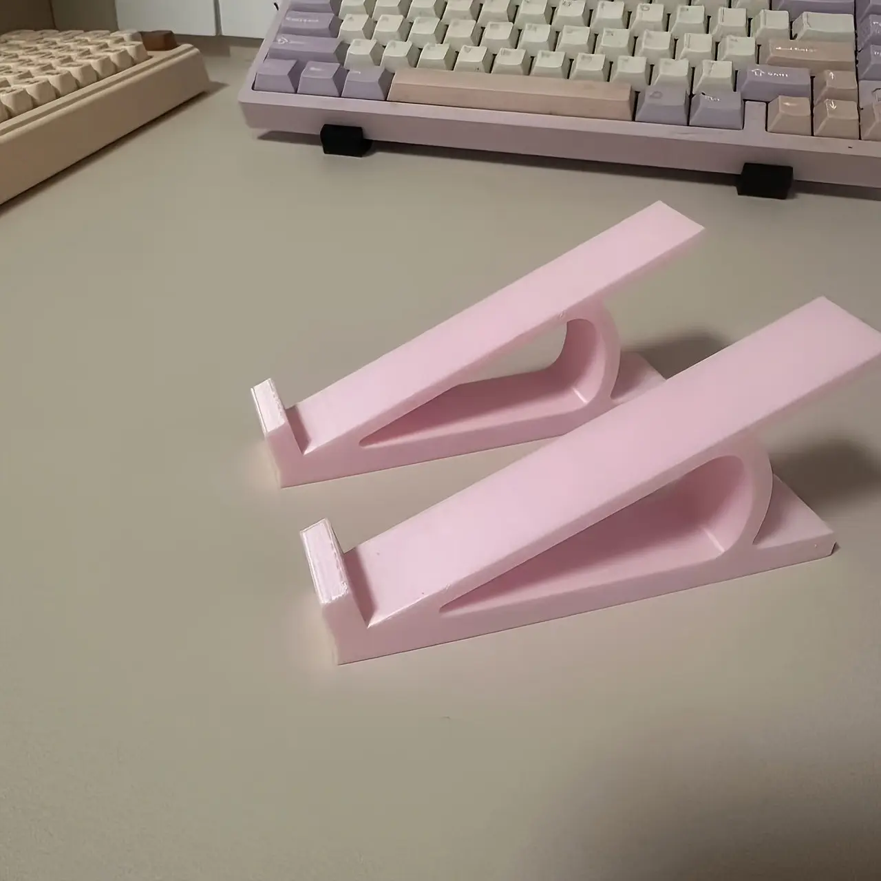 Ergonomic Keyboard Riser Stand, Non-Slip Universal Holder, Multiple Colors Available, Office Gaming Essential, Gaming Setup Accessories, Gaming Accessory, Options(pink, white, black)