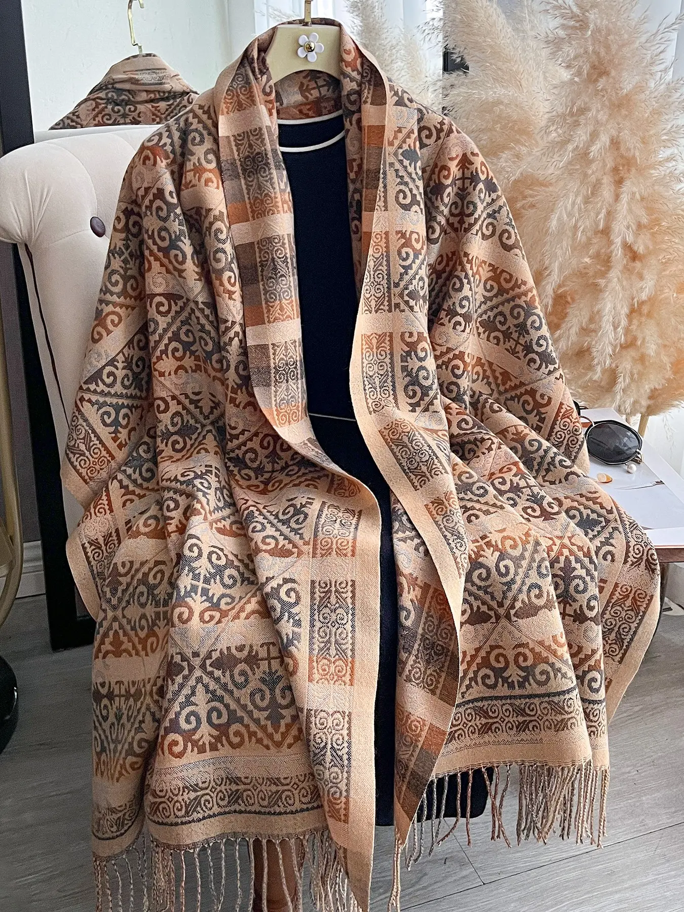Elegant Embroidered Women's Scarf, Thick Woven Double-Sided Shawl, Perfect for Fall Winter Daily Wear, Fashionable and Versatile, Ideal Birthday Gift