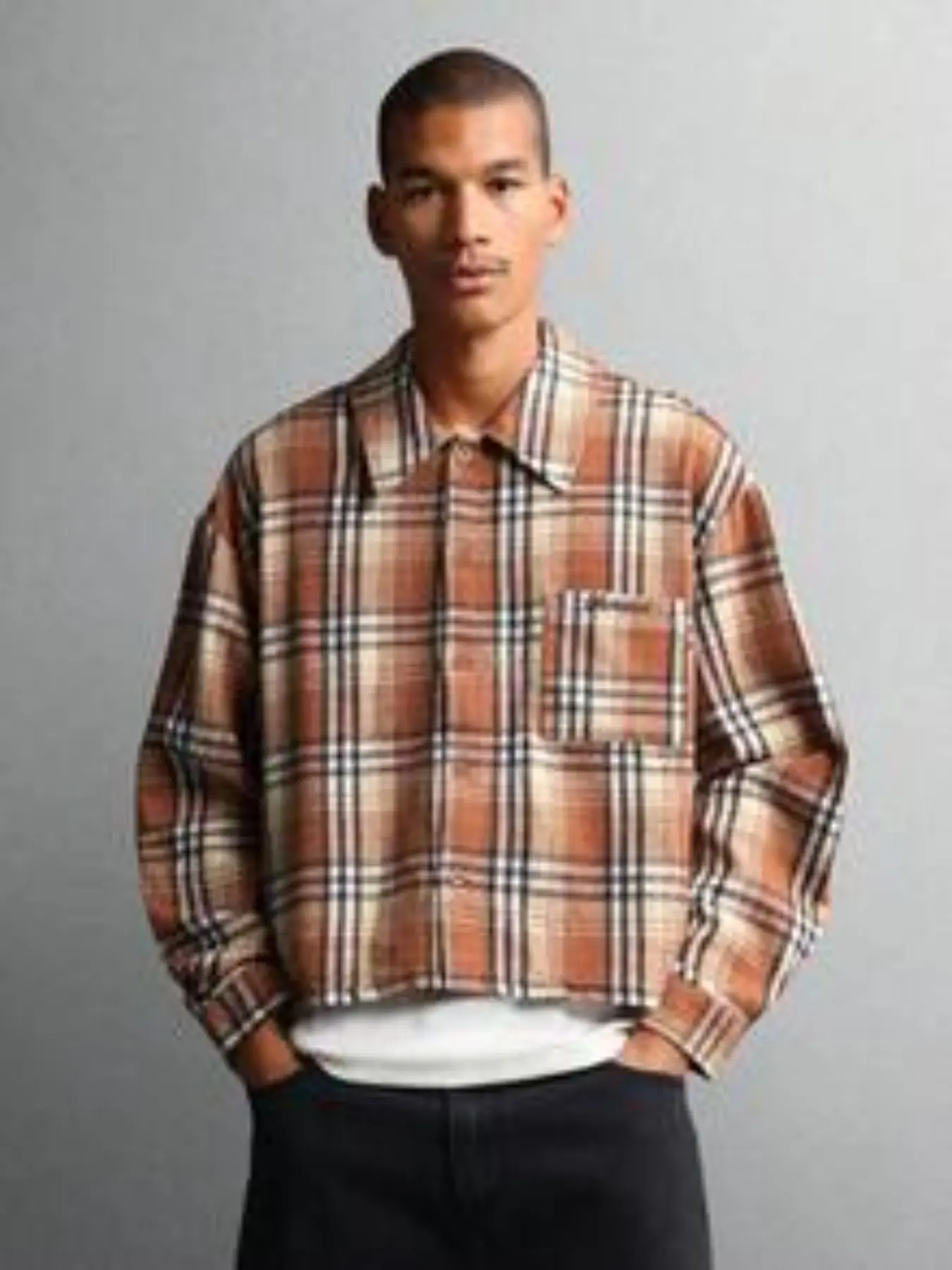 2026 Hot Selling Men Brown Checked Plaid Cropped Shirt Jacket, Lapel Button Down Embroidery Pocket Shacket, Loose Long Sleeve Flannel Outerwear For Y2K Hip Hop Street Daily Autumn Outfits