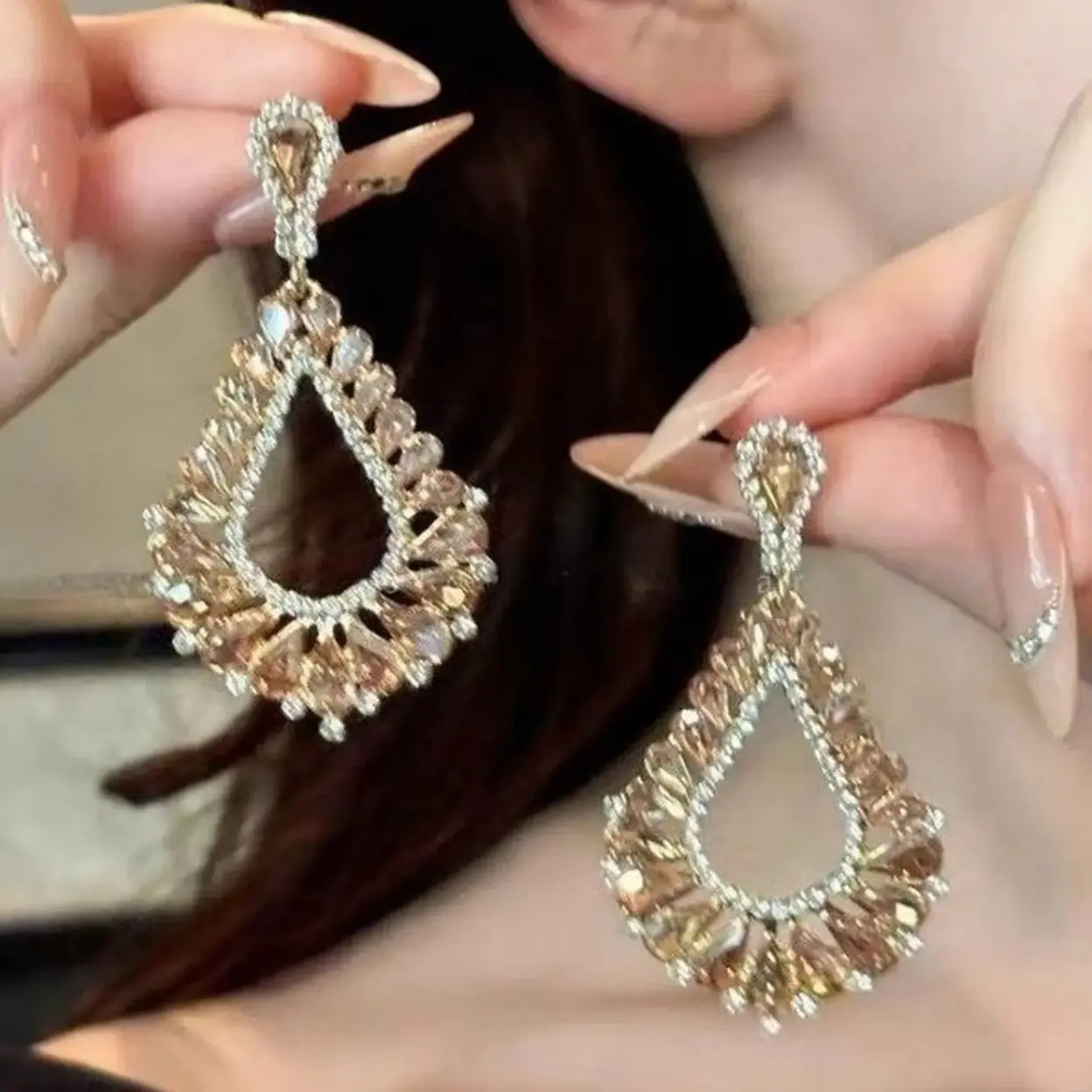 Women's Elegant Champagne Zircon Hollow Water Drop Dangle Earrings - 1 Pair Gemstone Jewelry with Sparkling Teardrop-Cut Crystal, Delicate Female Adult Statement Accessory for Wedding, Banquet, Summervibes (Ear Soreness-Avoiding)