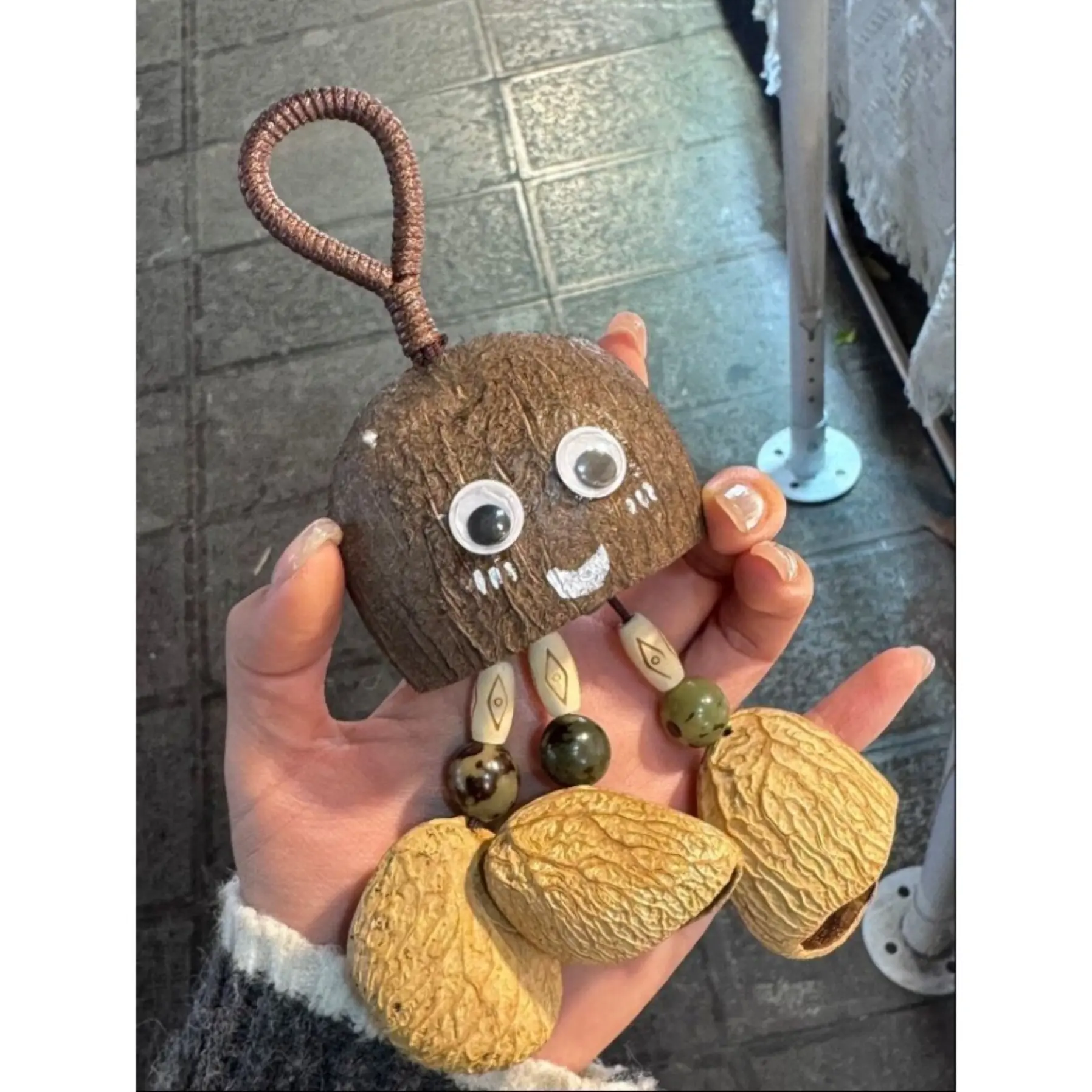 Natural Coconut Shell Wind Chimes - Hangable Wood Musical Charm with Animal Motif, Home Decor Ornament, Sound Therapy Instrument, Small Gift Idea