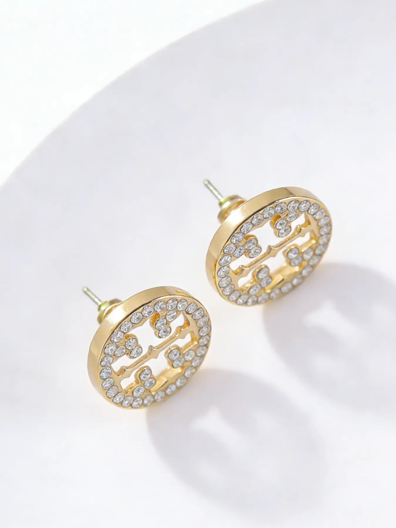 A stylish hollow-out round flower stud earring adorned with diamonds, suitable for daily wear, vacation dates, and other occasions, and also a delightful and exquisite small gift, Circle Shape Earrings