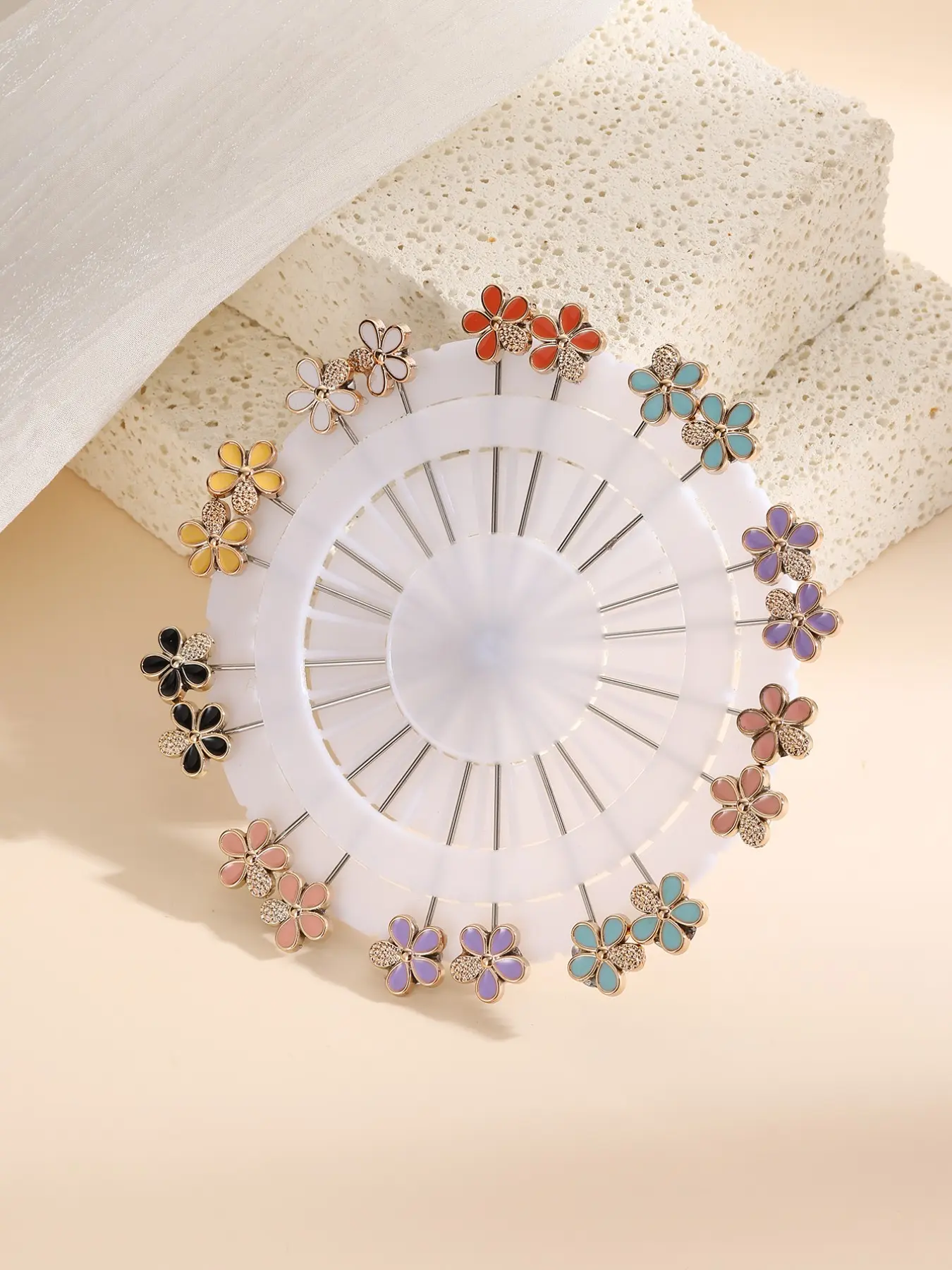 20pcs Multi-Functional Scarf Pins, Oil Drop Fixing Knit Scarf Accessories, No Precious Metal Plating, Ideal for Scarf Decoration