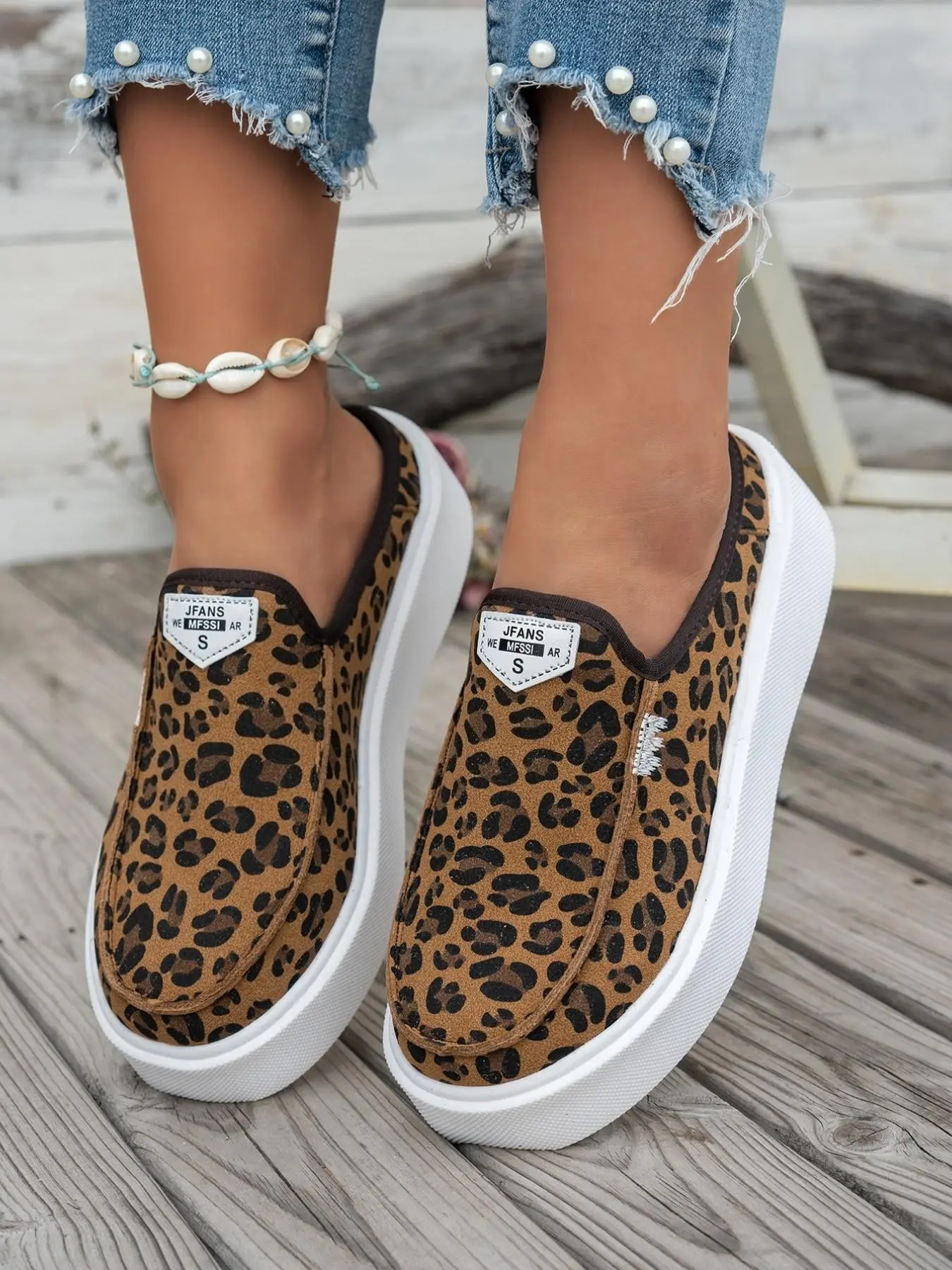 Lightweight Women's Shoes for All Seasons, Soft Sole Anti-Slip Breathable Flat Shoes, Comfortable Grandma Slippers for Elderly Women