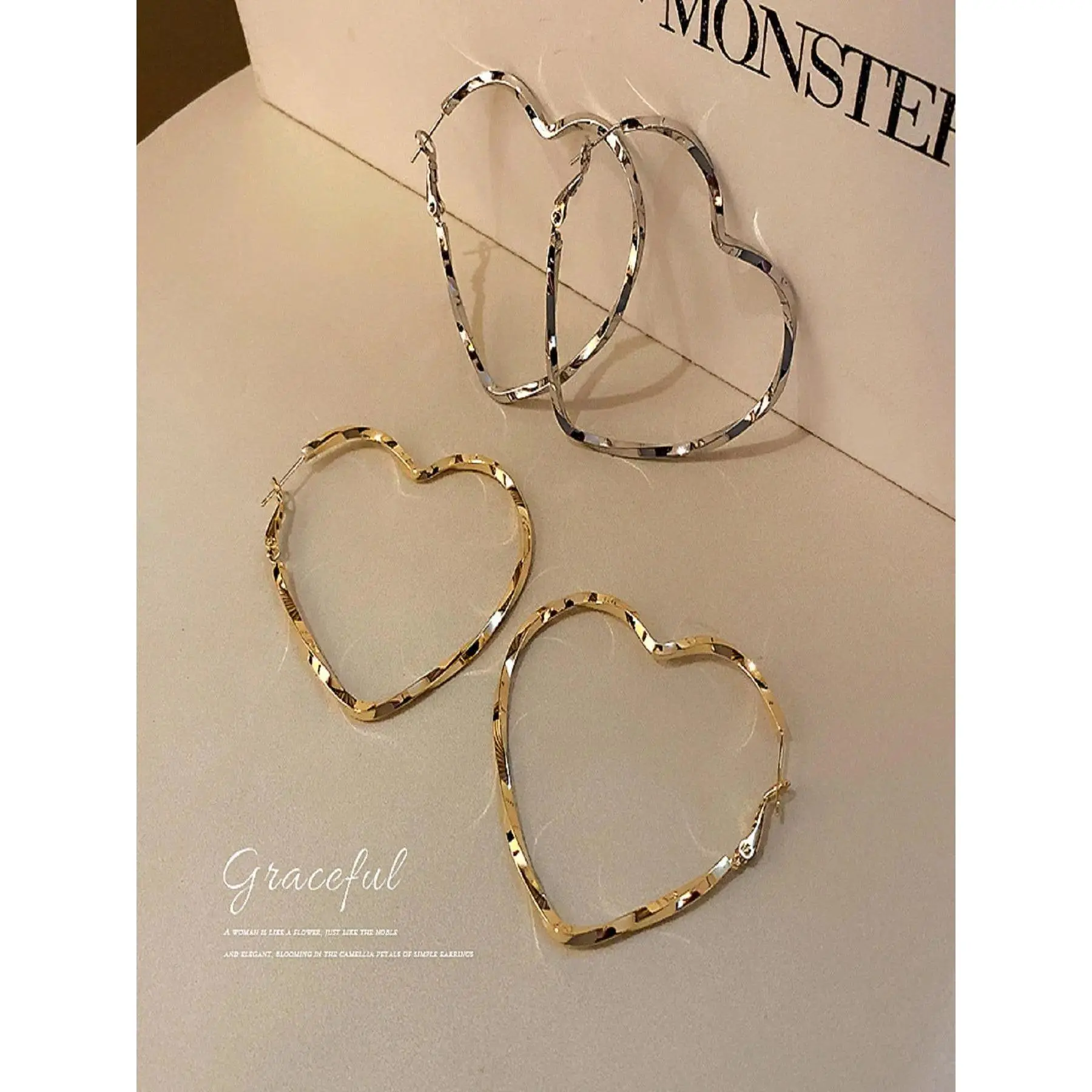 Women's 2026 New Oversized Heart-Shape Hoop Earrings - Trendy Metallic Twisted Design, 1-Size Bold Jewelry for Party Wear, Date Night Outfits (Indoor Recreation Accessory), Female