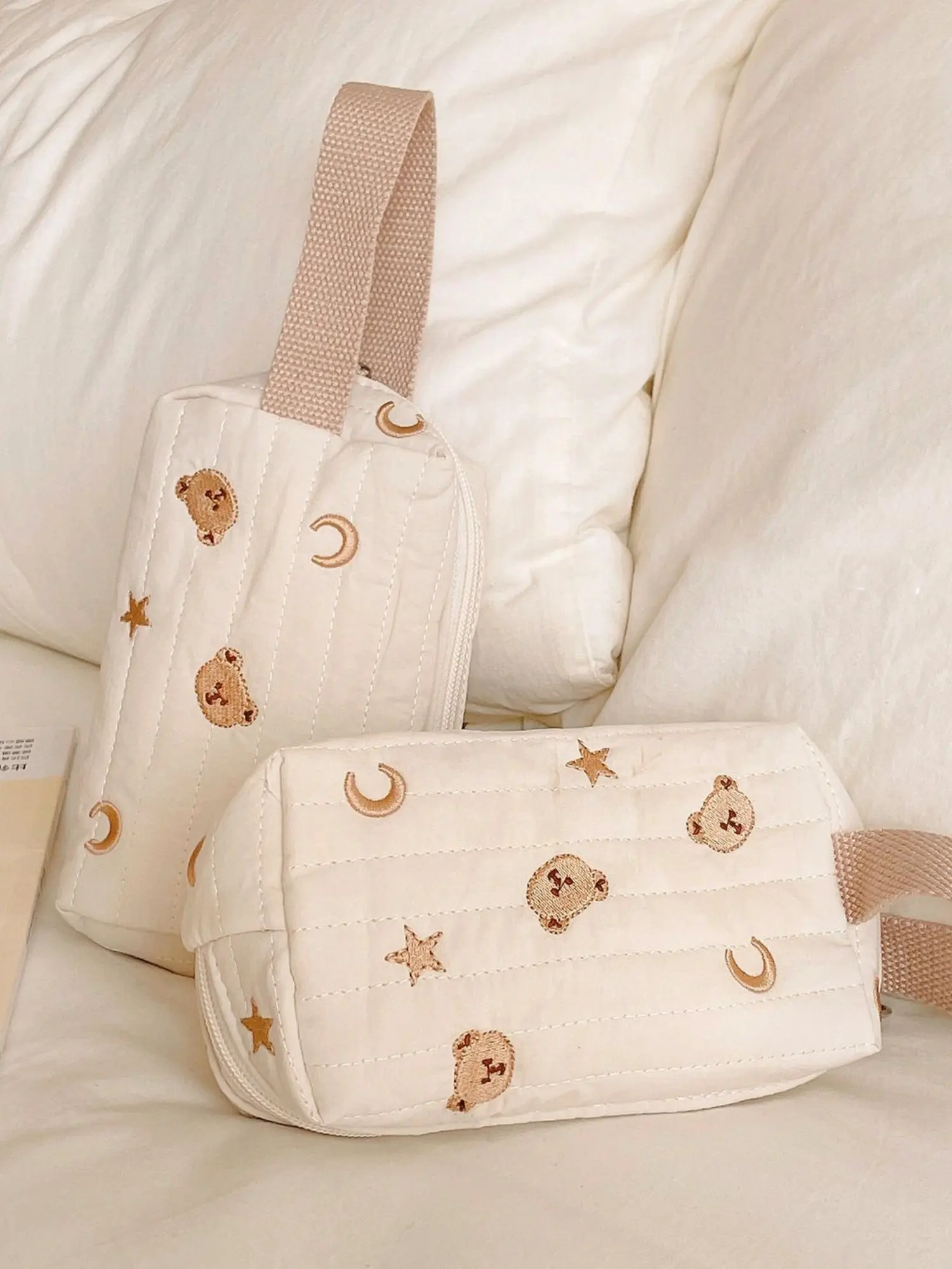 High-Quality Embroidered Bear Cosmetic Bag, Student Portable Stationery Pouch, Quilted Cotton Wristlet, Cute Storage Bag