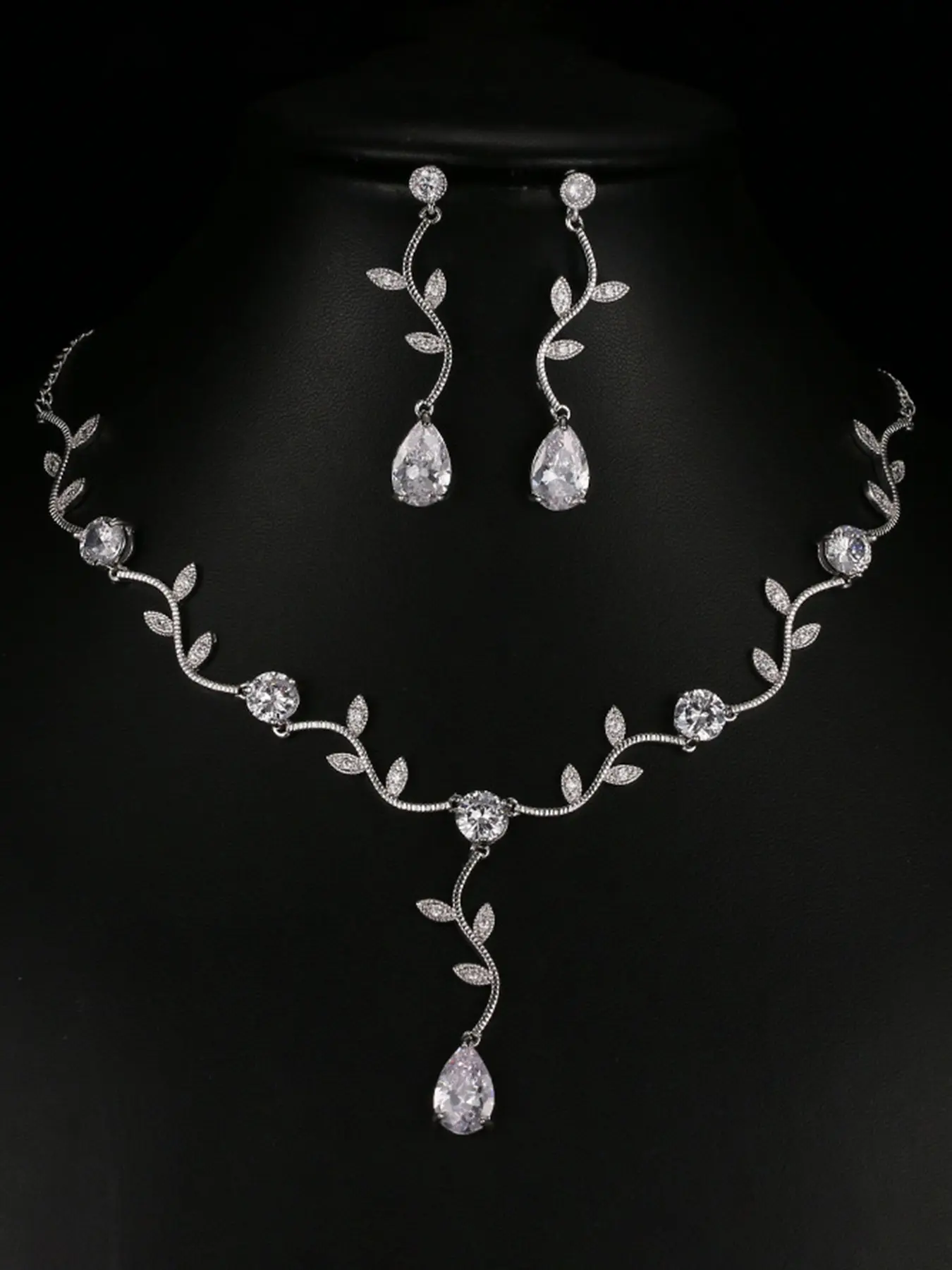 2Pcs Silver Emerald Green CZ Jewelry Set for Women, Cubic Zirconia Vine Leaf Y-Lariat Necklace Pear Cut Teardrop Drop Earrings Pack, Botanical Bridal Wedding Prom Evening Accessories Necklaces Earrings Set