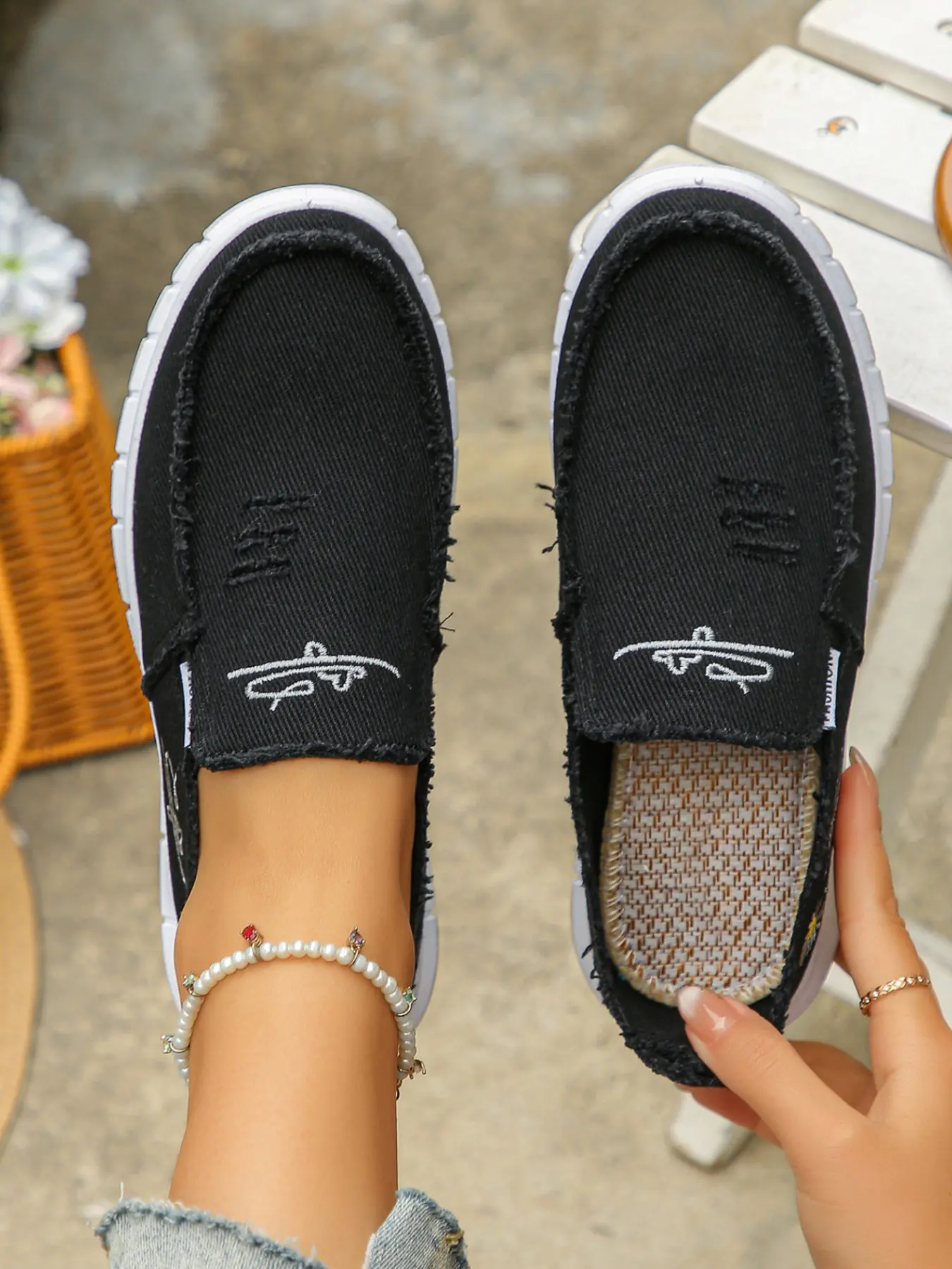 Women's New Fashion Comfortable Vintage Frayed Edge Embroidered Loafer Shoes, Lightweight Soft Sole Slip-On Casual Canvas Shoes, Slip On Loafers