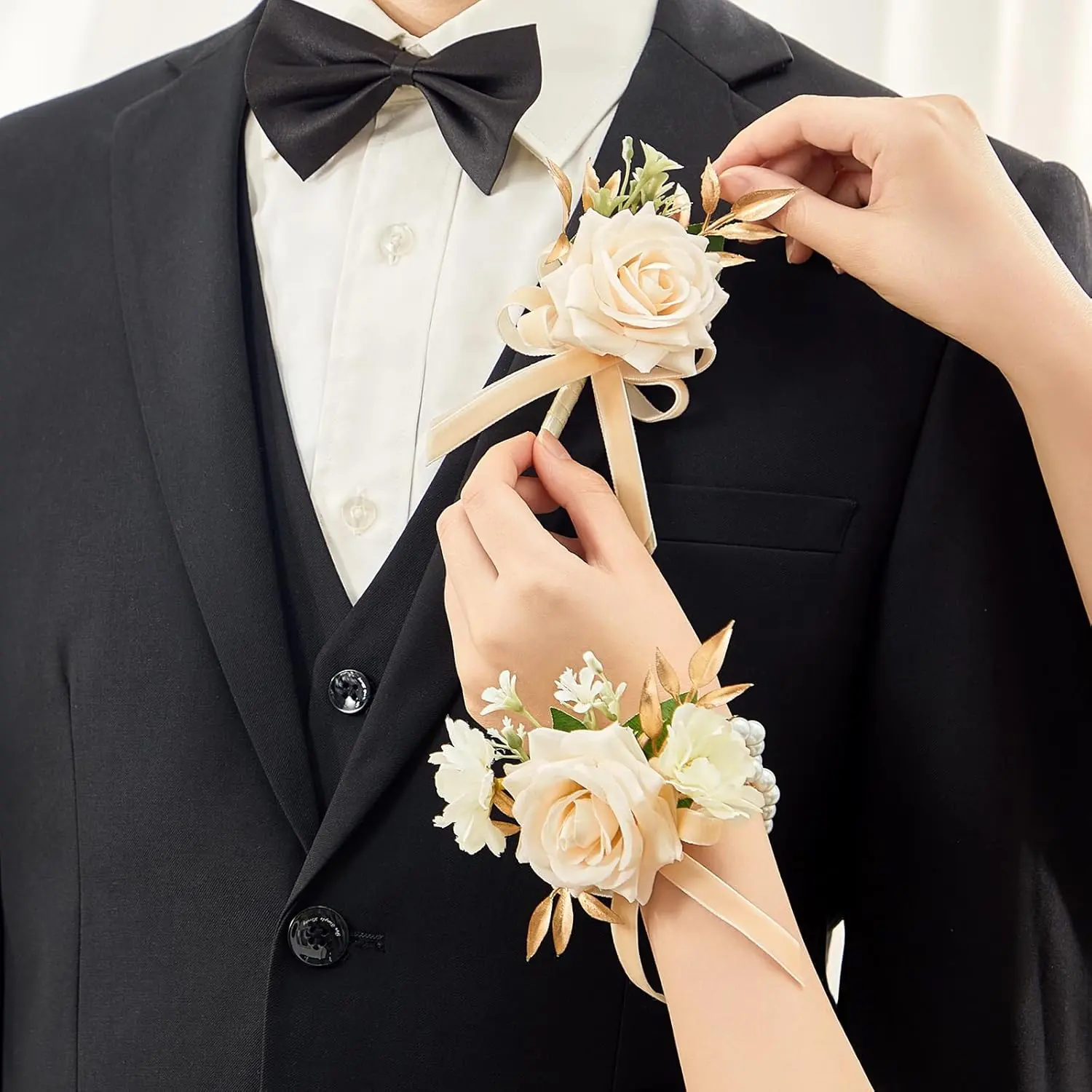 Champagne Rose Corsage and Boutonniere Set, 2 Pcs Boutonniere and Wrist Corsage Wristlet Prom Flowers Wedding Ceremony Party Accessories Suit Decorations