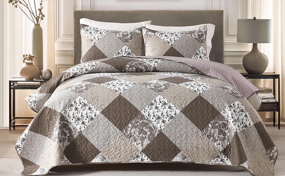 GREAGLE Quilt Set Queen Size, 3 Pieces Bedspread Coverlet Plaid Patchwork Quilt Farmhouse Queen Size Comforter Set Lightweight Bedding with 2 Pillow Covers Shams for All Season Gray Brown White cozy sheets