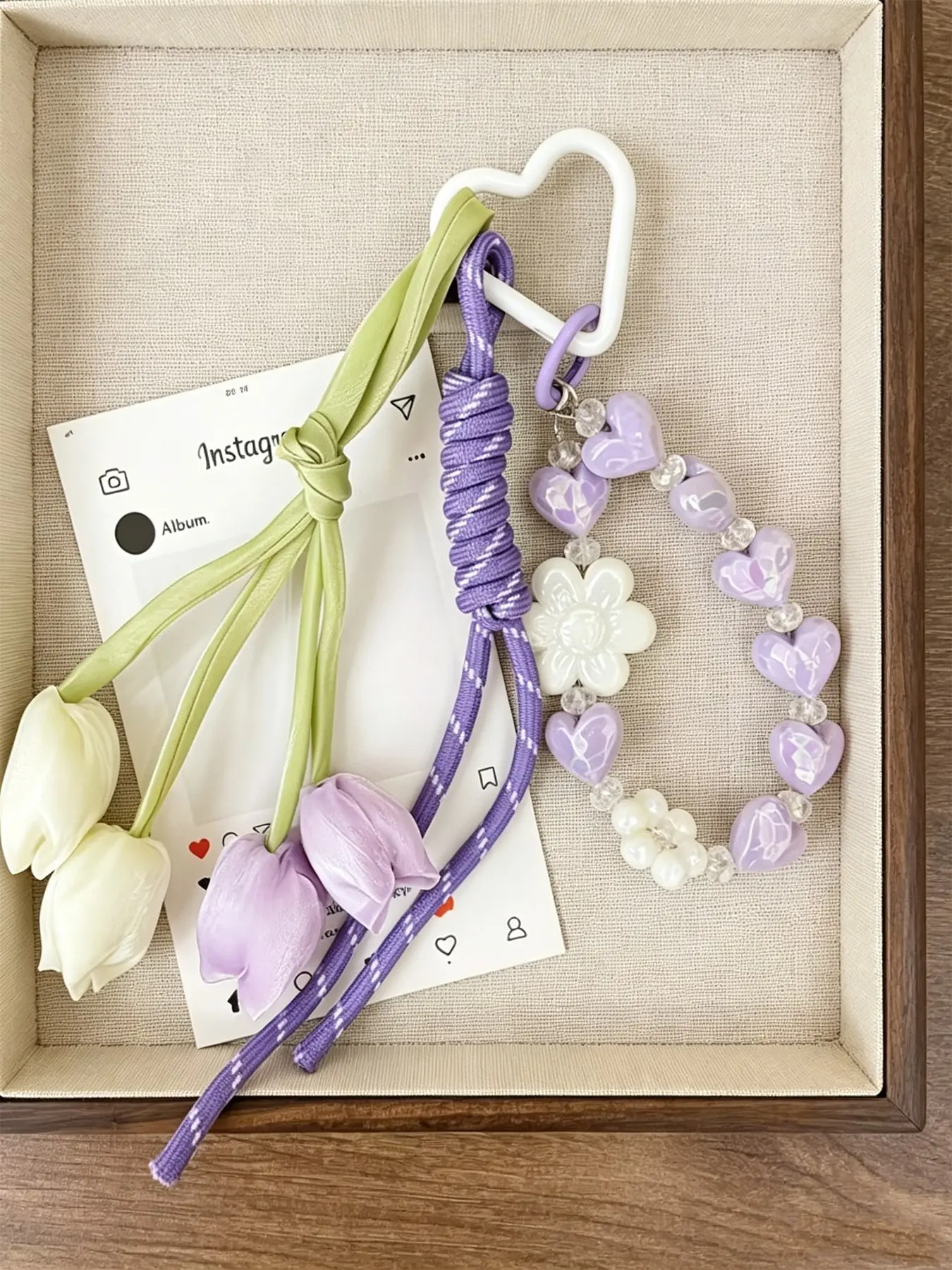 Pastel Tulip Coquette Keychain Bag Charm, White Heart Carabiner, Knotted Lilac Rope & Satin Purple White Tulips, Marble Purple Heart Daisy Detachable Bead Chain, Dreamy Spring Backpack Decor, Sweet Floral Gift for Teen Girls & Flower Lovers