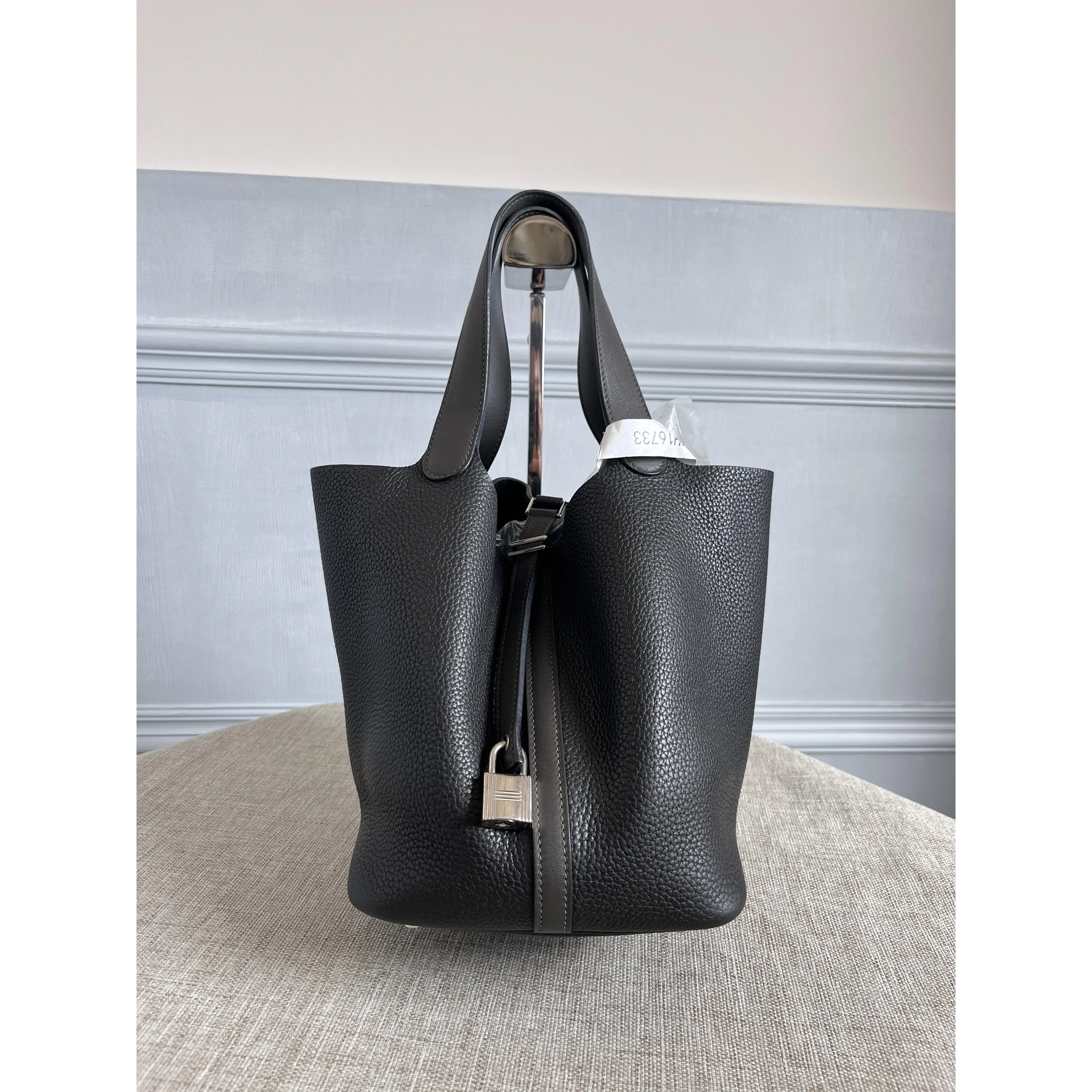 Pre-owned Hermès Picotin Lock 22 Full Leather Light Bucket Bag Etoupe Clemence, GHW, VGUC Condition, Normal Wear, Minor Tarnish, Original Lock, COA Authenticity Certificate