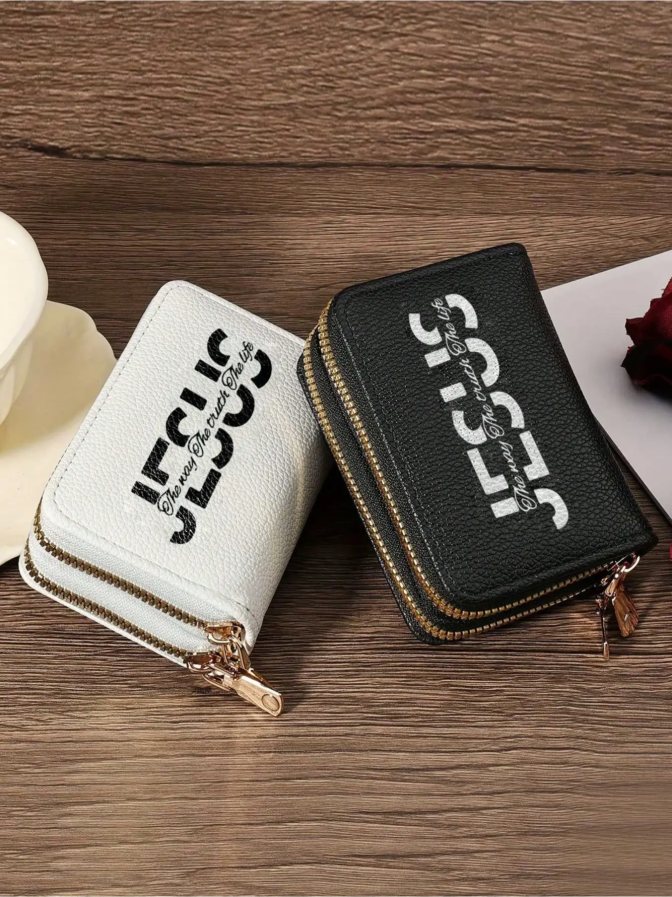 Jesus Print Waterproof PU Zipper Wallet, Compact Multi-Function Card Holder, Large Capacity, Ideal for Daily Use and Travel