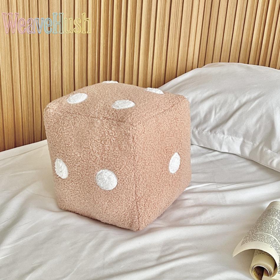 Creative Simple Dice Shaped Plush Pillow, Fun Simulation Dice Sofa Cushion & Futon Floor Mat, Soft Home Decor Throw Pillow for Living Room, Bedroom & Game Room, Multi-Functional Cute Stuffed Toy for Home Decoration & Seating
