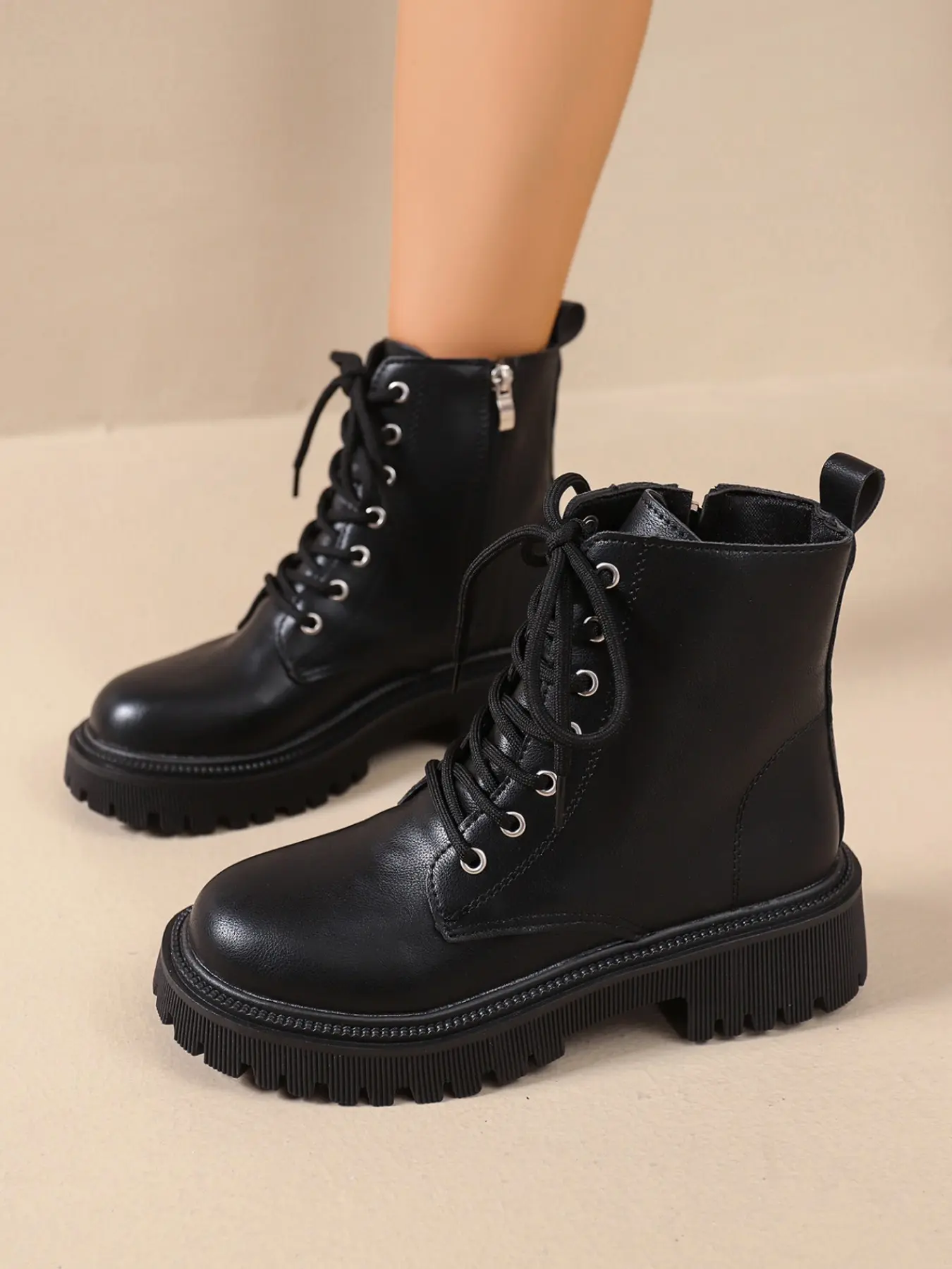 Women's Classic Short Boots for Spring and Fall, Vintage British Style Round Toe Thick Sole, Versatile Fashion, Lace-Up Design Footwear