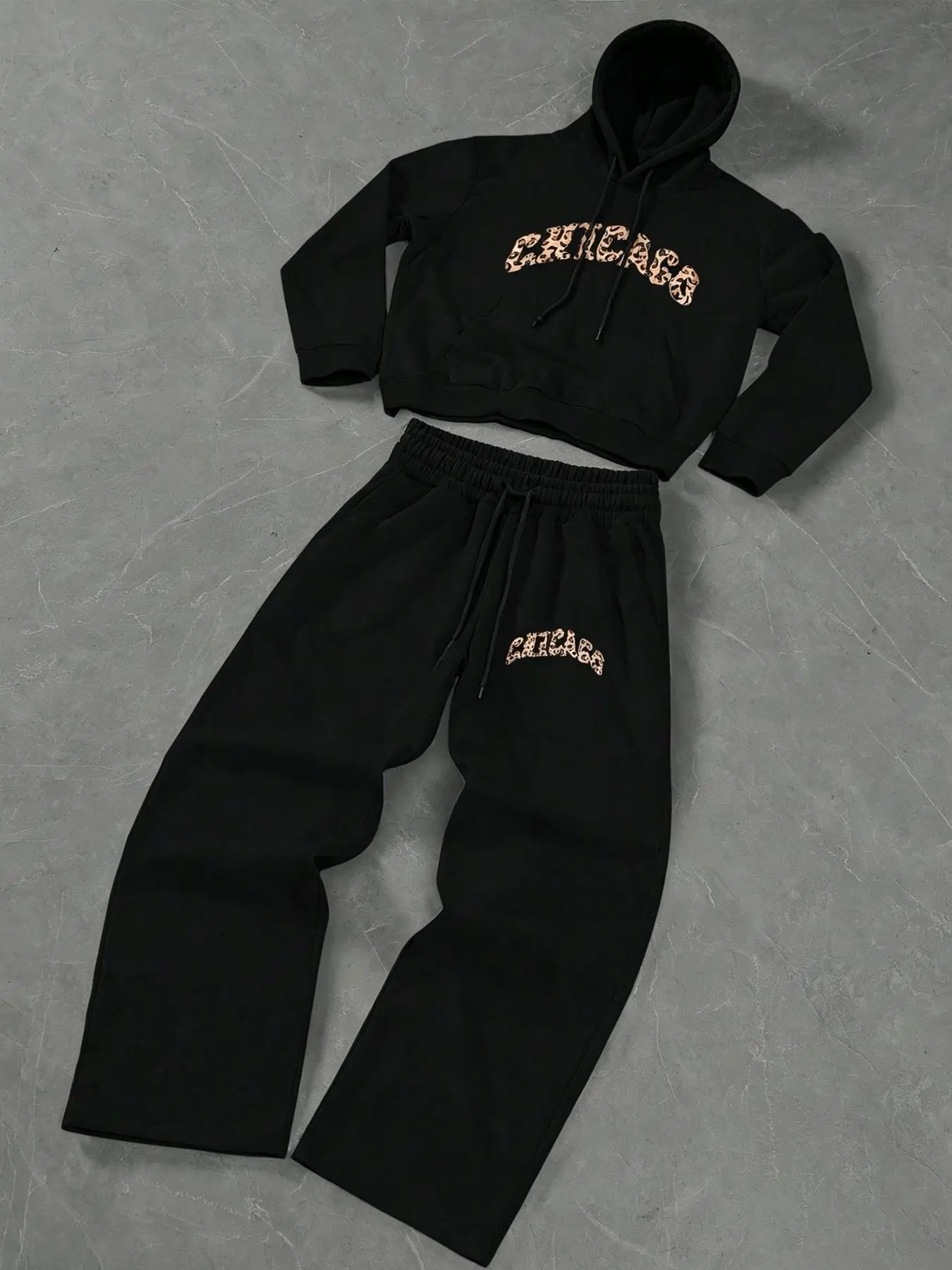 Men Leopard Print CHICAGO Letter 2 Piece Tracksuit Cropped Hoodie Wide Leg Sweatpants Vintage Streetwear Casual Sportswear Outfit Matching Outfit Set