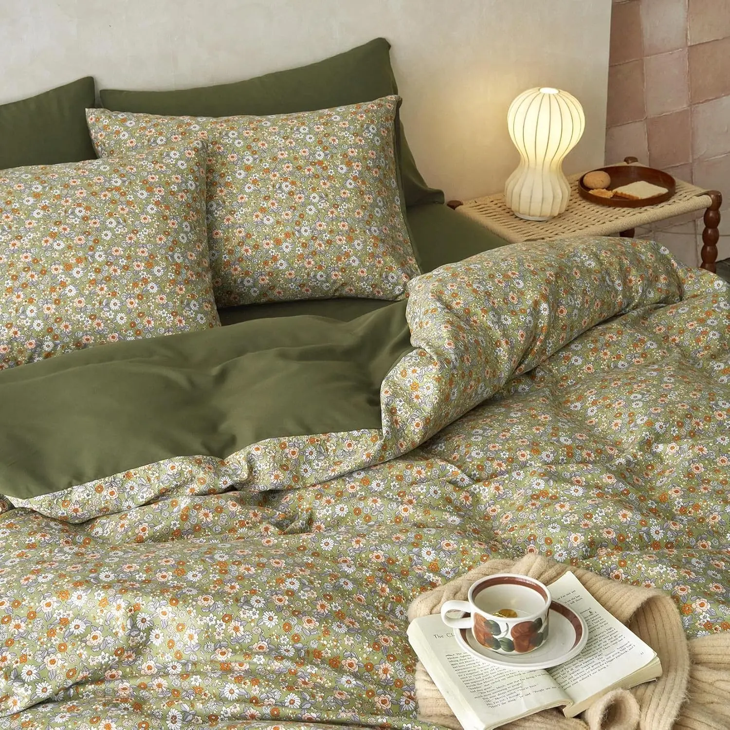 Floral Comforter Set, Cute Vintage Flower Cottagecore Aesthetic for Women Teen Girls, Soft Lightweight Dorm Bedding, 3 Pieces, Olive Green, Full Size