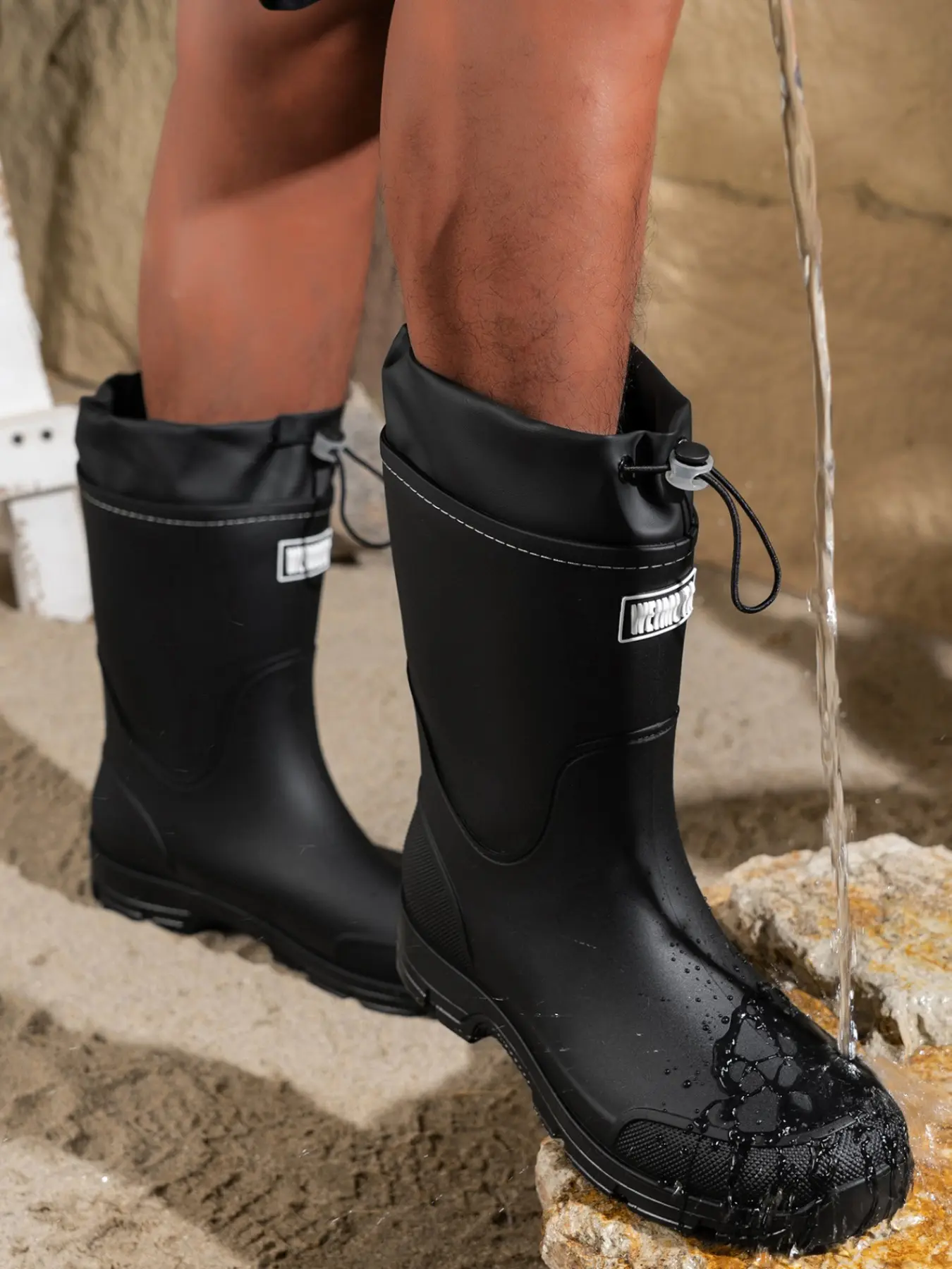 Unisex Waterproof Rain Boots, Non-Slip Mid-Calf Snow Shoes, Fashionable Women's Rain Shoes, Ideal for School, Work, Gardening, Fishing