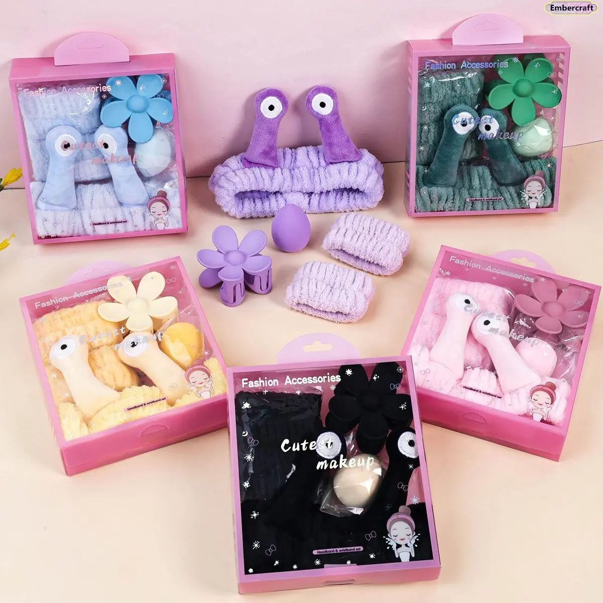 Unisex 5-Piece PVC Snail Shapes Spa Headband Accessory Kit Hairbands & Scrunchies - Cute Face Wash Headband, Wrist Wash Bands, Soft Absorbent Makeup Sponges, Beauty Hair Accessory Tool Set for Skincare, Hair Accessory Set, Wrist Bands