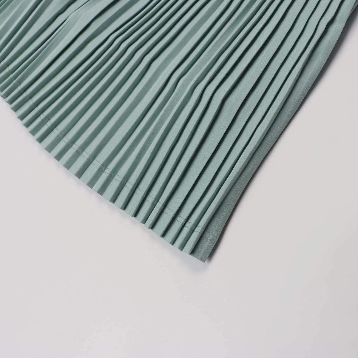 lulu Solid-Color Pleated Skirt with Accordion Pleats, Quick-Dry Fabric, High-Waisted Design, and Pleated Lining