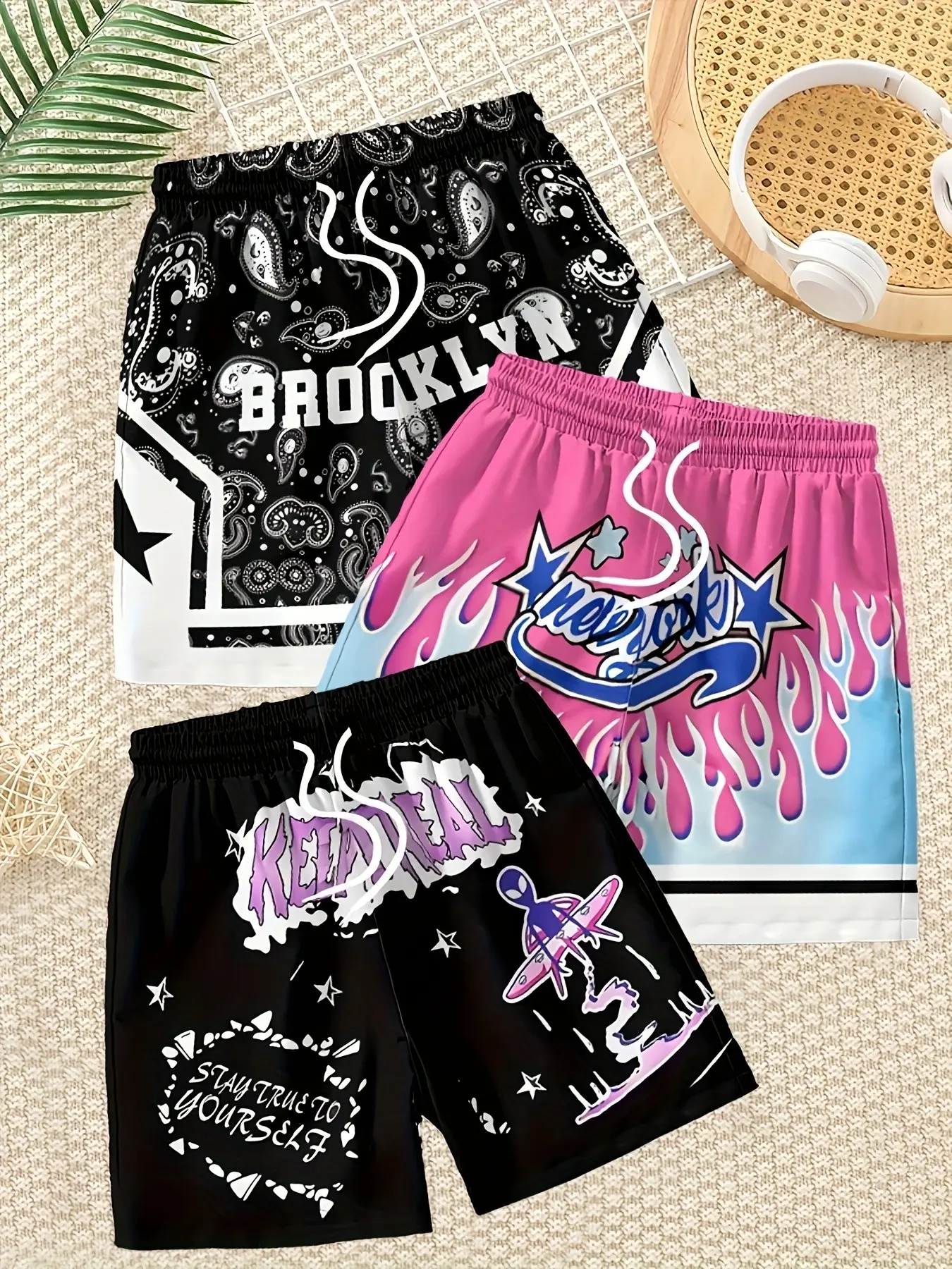 Men's High Street Graffiti Style Streetwear Graphic Shorts Set, Casual Loose-Fit Random Print Flame, Trendy Sportswear for Daily Wear, Comfortable and Stylish