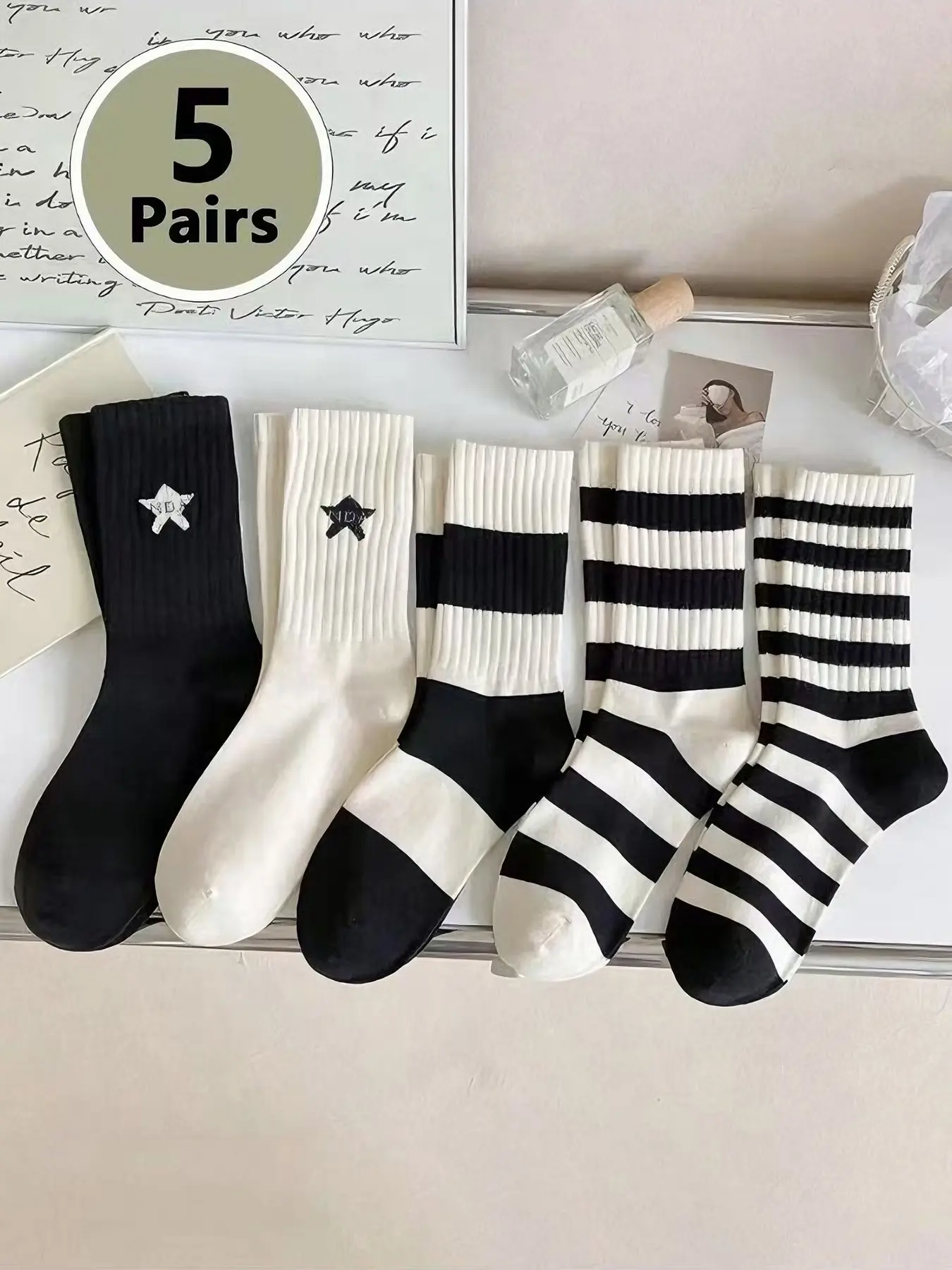 Unisex Retro Star Striped Crew Socks 5 Pairs Set, Black White Versatile Casual Long Socks, Streetwear Y2K Outfit  Socks, Trendy Athletic Socks