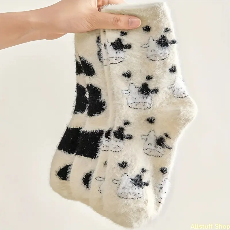 Calf-Length Sports Socks with Spot Pattern, Comfortable All Seasons Design for Running and Outdoor Activities
