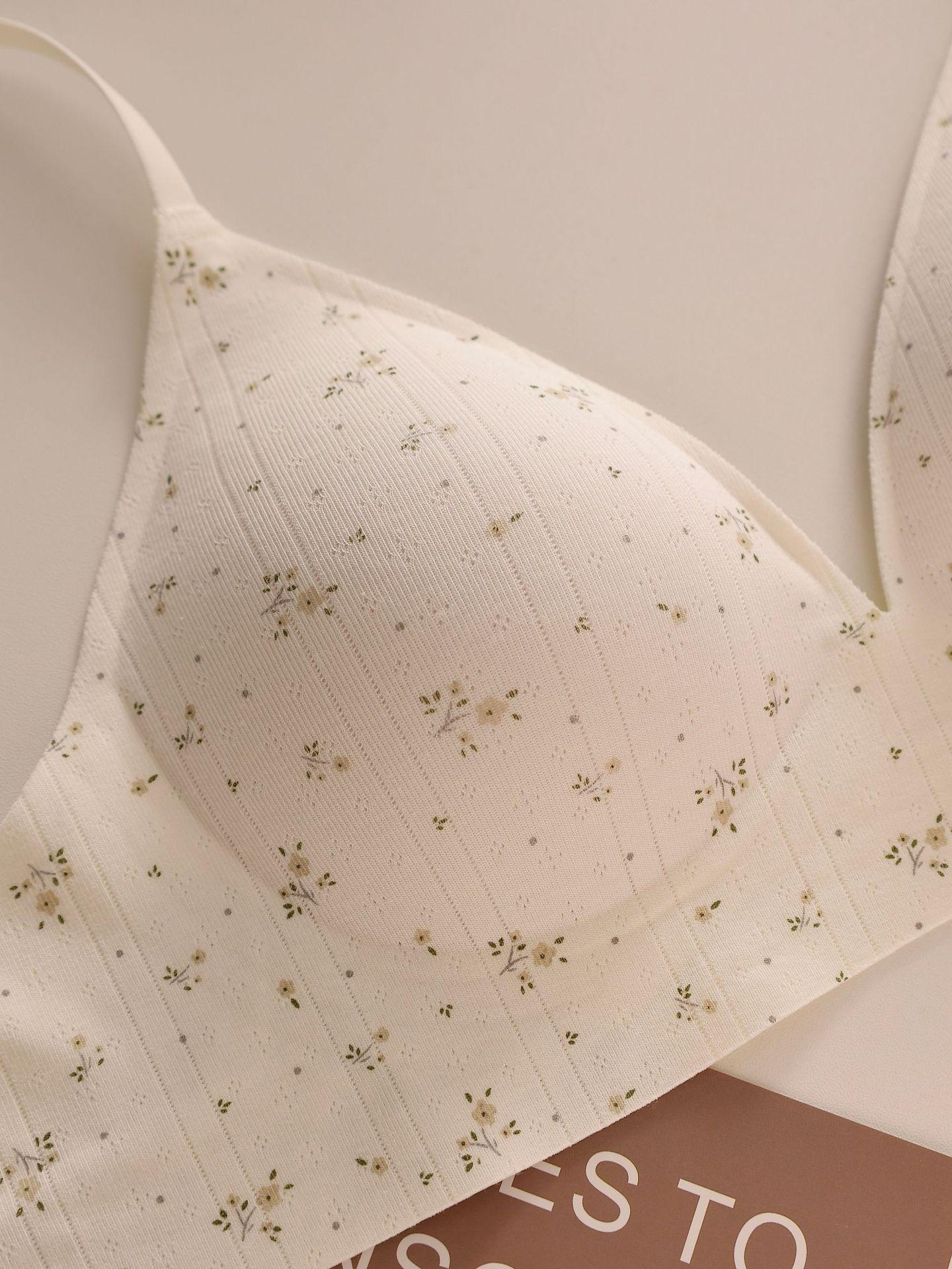 Girly Concept Soufflé Breathable Triangle Cup Bra Wireless Push-Up Comfortable Anti-Sagging Bra OB113