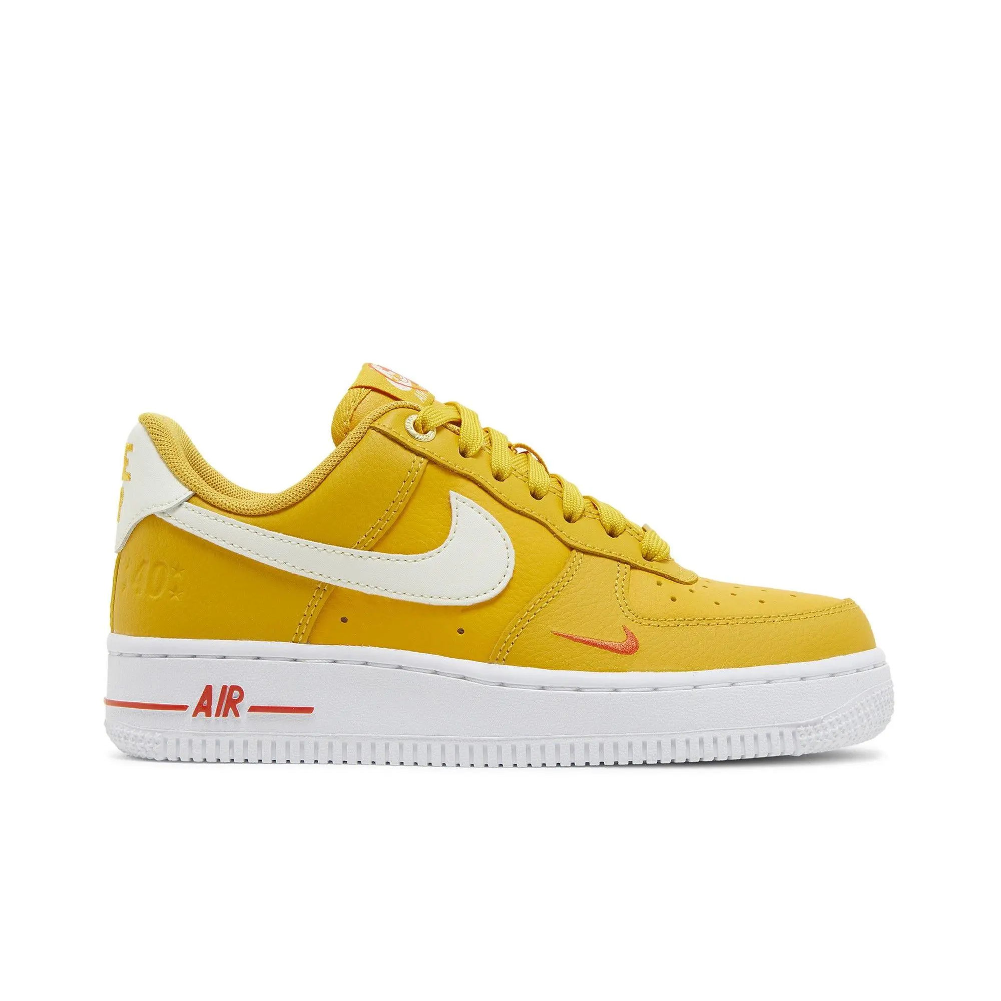 NIKE Women's Air Force 1 07 SE '40th Anniversary - Yellow Ochre' Skateboarding Shoes, Yellow Ochre/Sail/White, Female Size, Style DQ7582-700