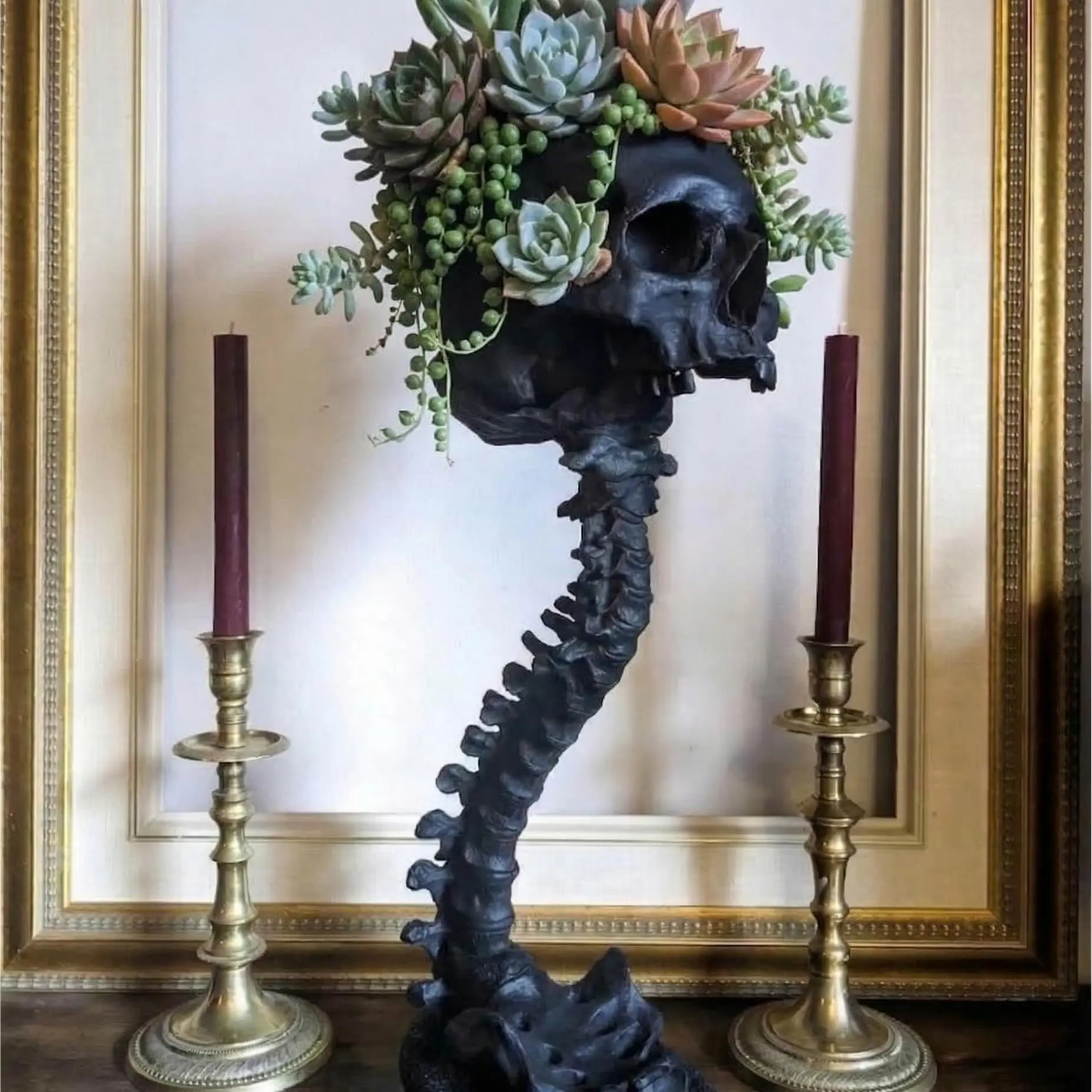 Halloween Gothic Skull Planter Ornament, Sculptural Planter, Unique Resin Home Planter with Spine Stand, Indoor Outdoor Halloween Decor, Suitable for Bonsai and Gifts