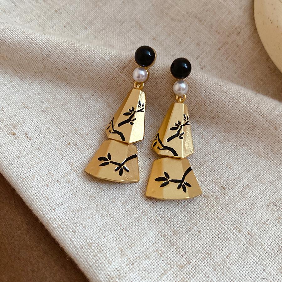 Silver Needle Pearl Branching Wind Chime Tassel Stud Earrings, New Chinese Retro Palace Style Earrings with Light Luxury and High-End Appeal Ear Accessories